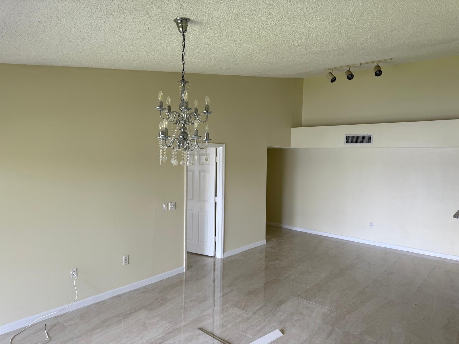 5061 WILES #202, Coconut Creek FL 33073