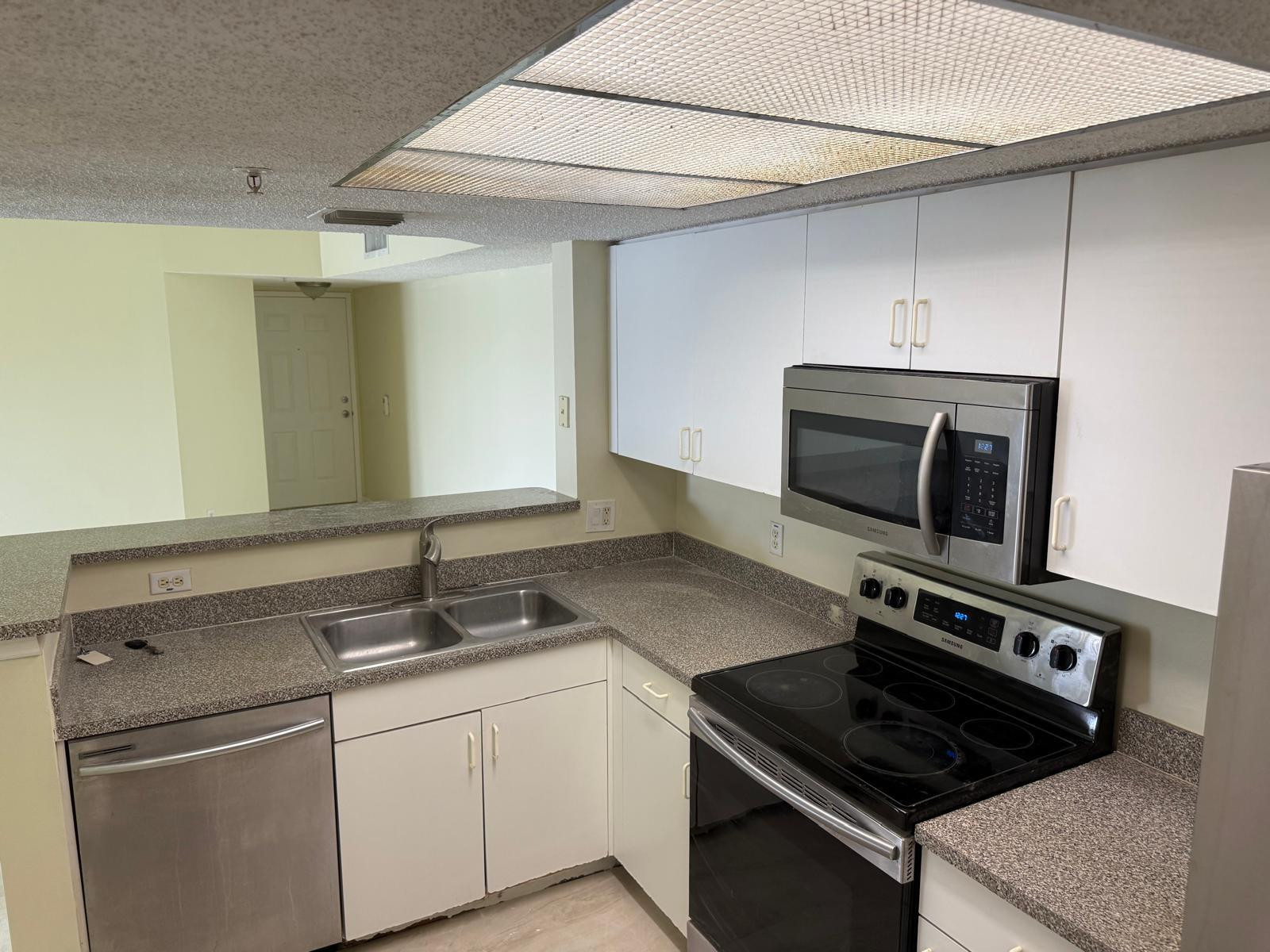 5061 WILES #202, Coconut Creek FL 33073