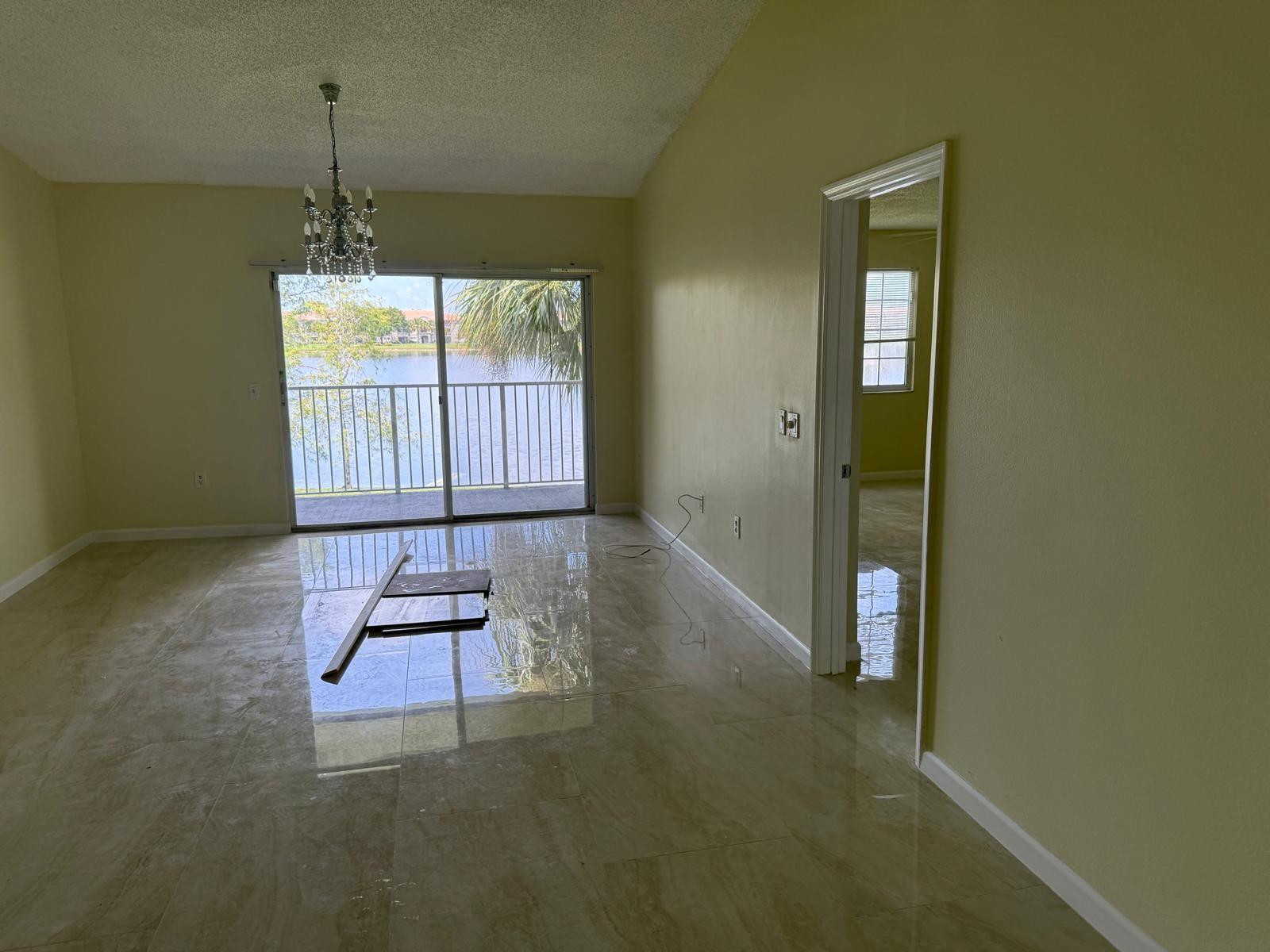 5061 WILES #202, Coconut Creek FL 33073