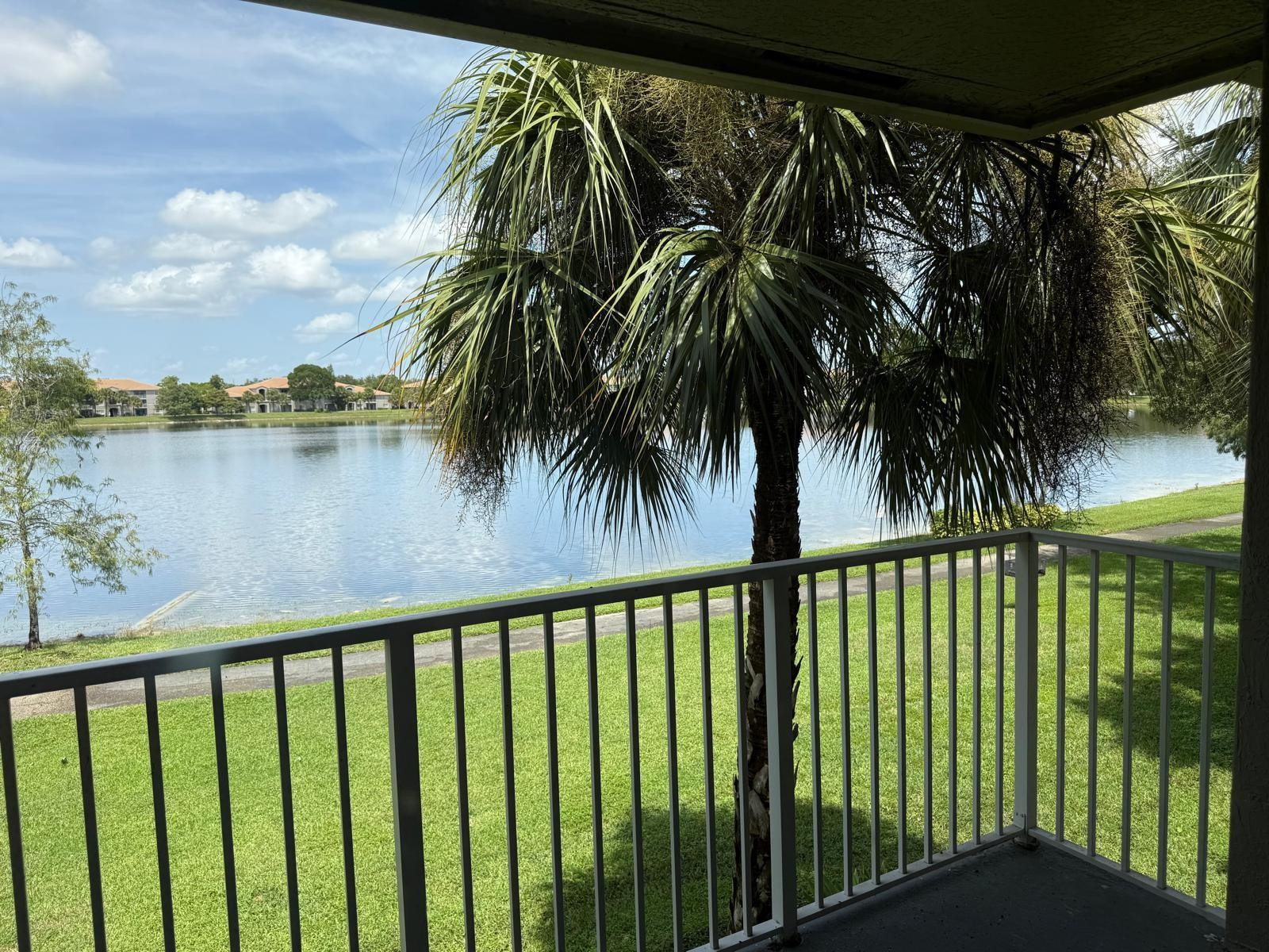 5061 WILES #202, Coconut Creek FL 33073