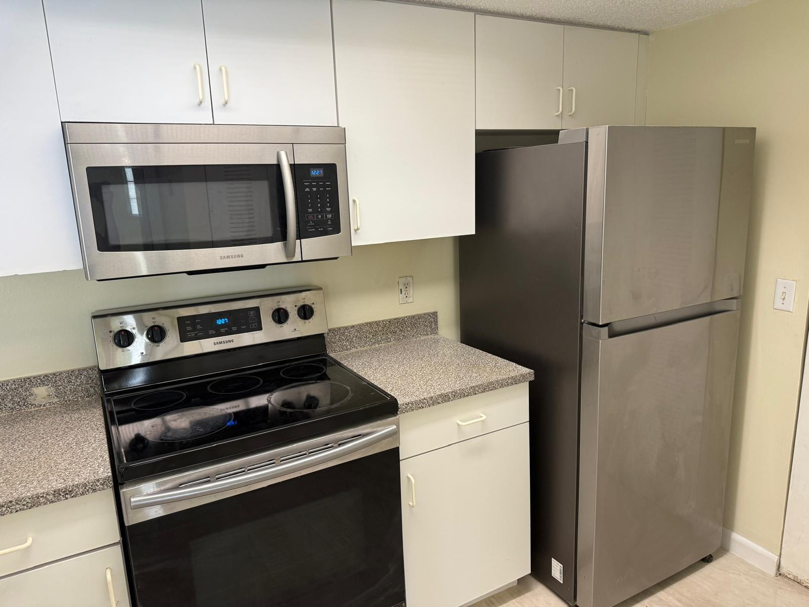 5061 WILES #202, Coconut Creek FL 33073
