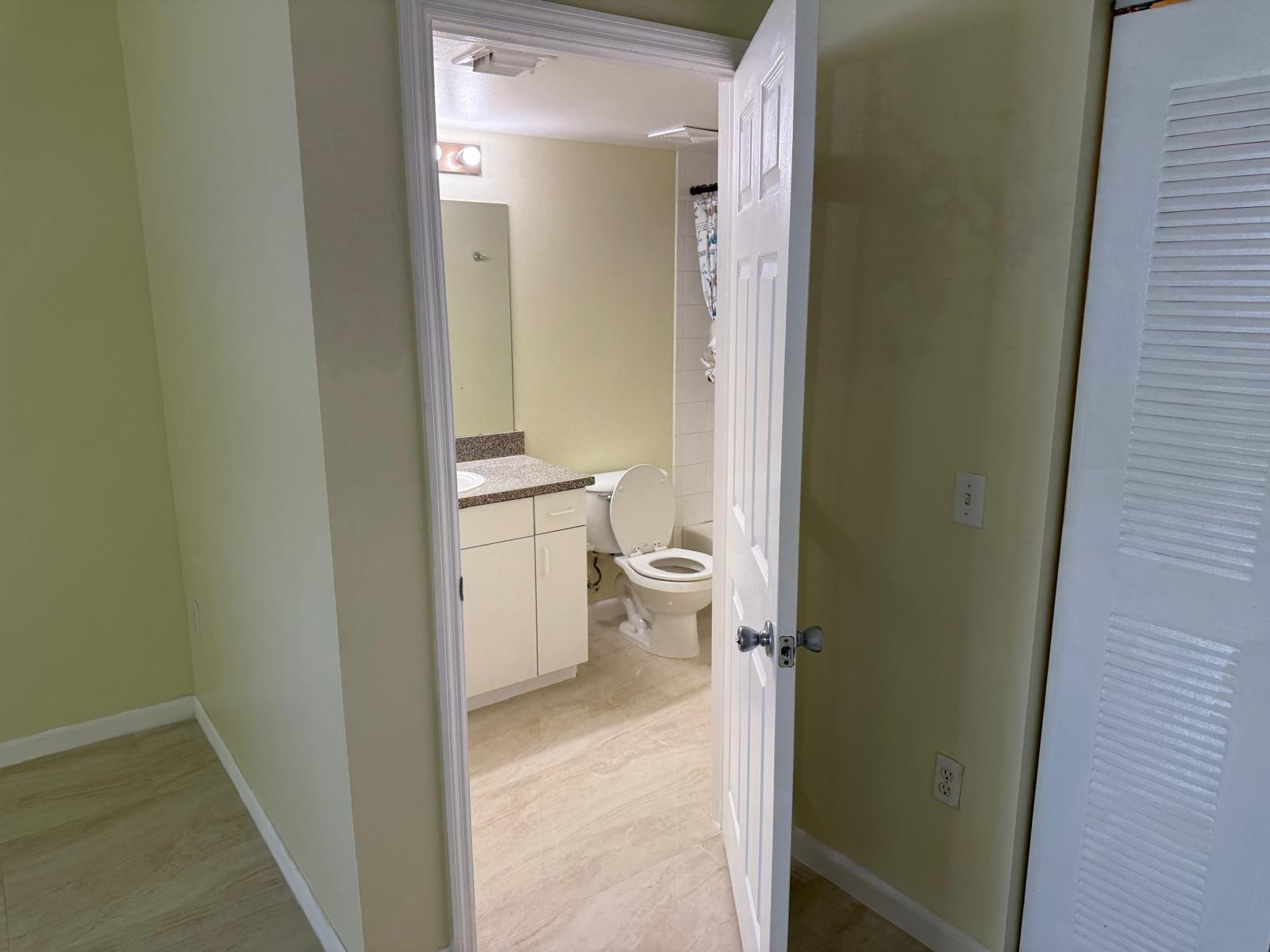 5061 WILES #202, Coconut Creek FL 33073