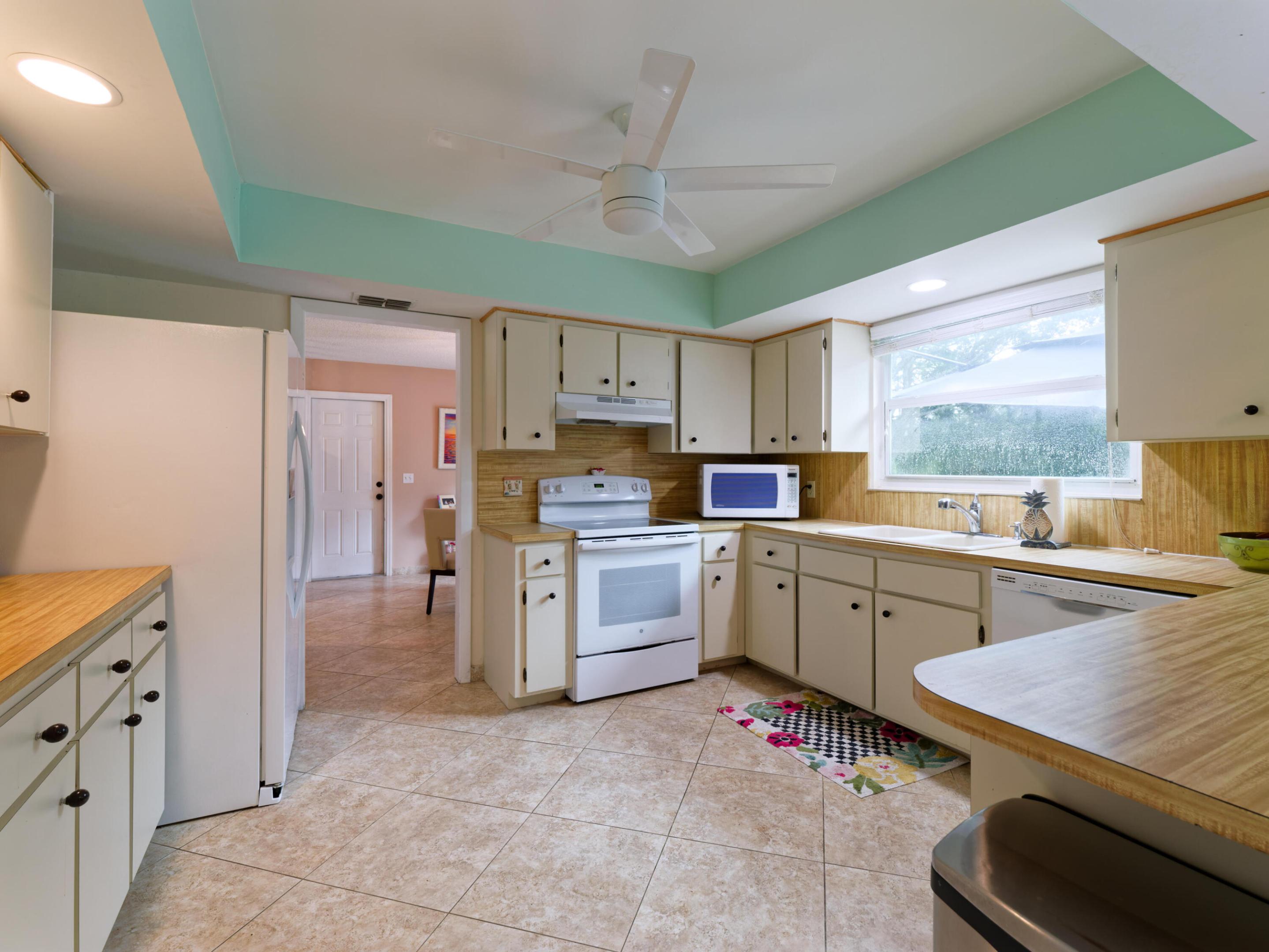 6922 150th, Palm Beach Gardens FL 33418