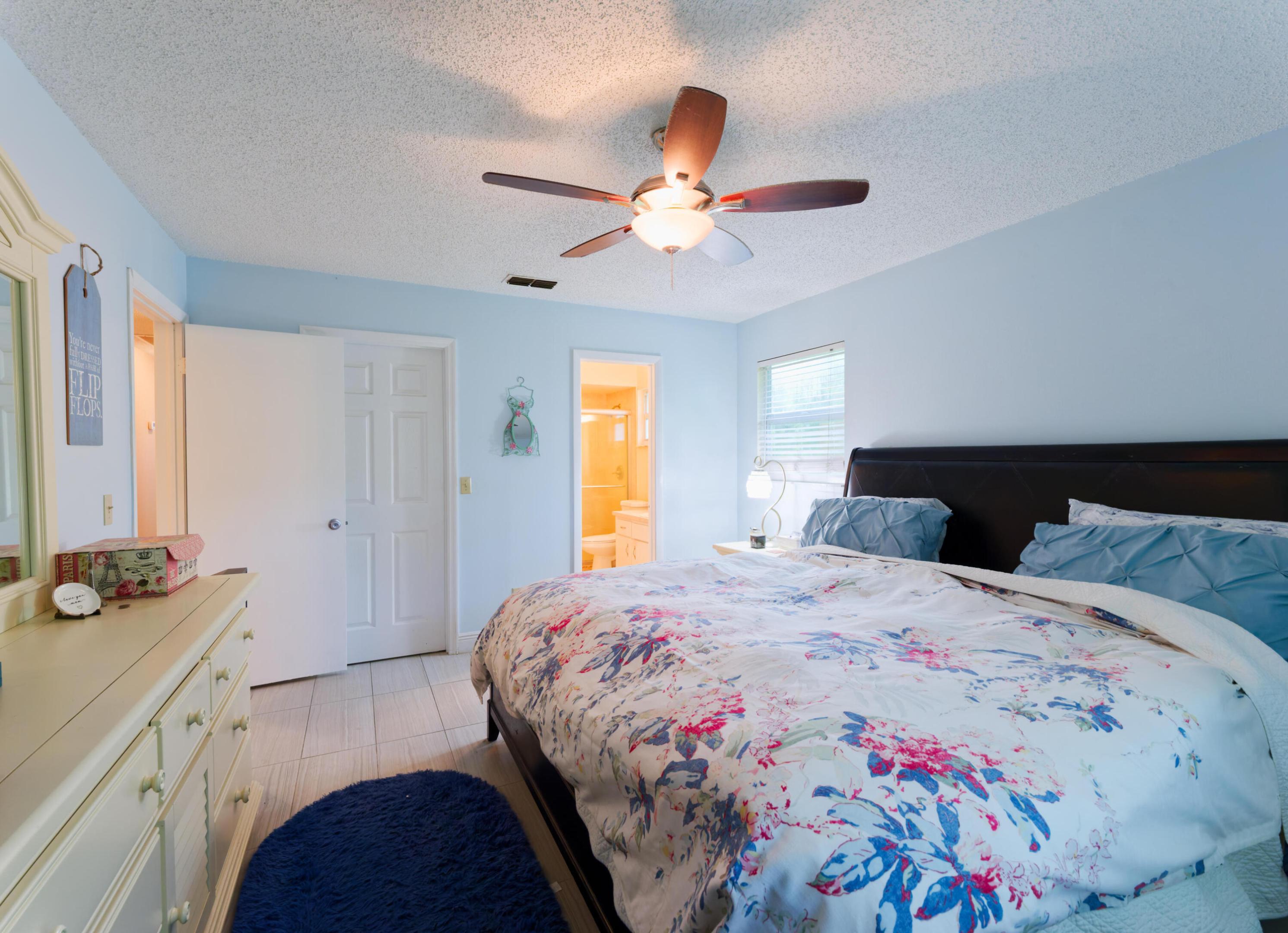 6922 150th, Palm Beach Gardens FL 33418