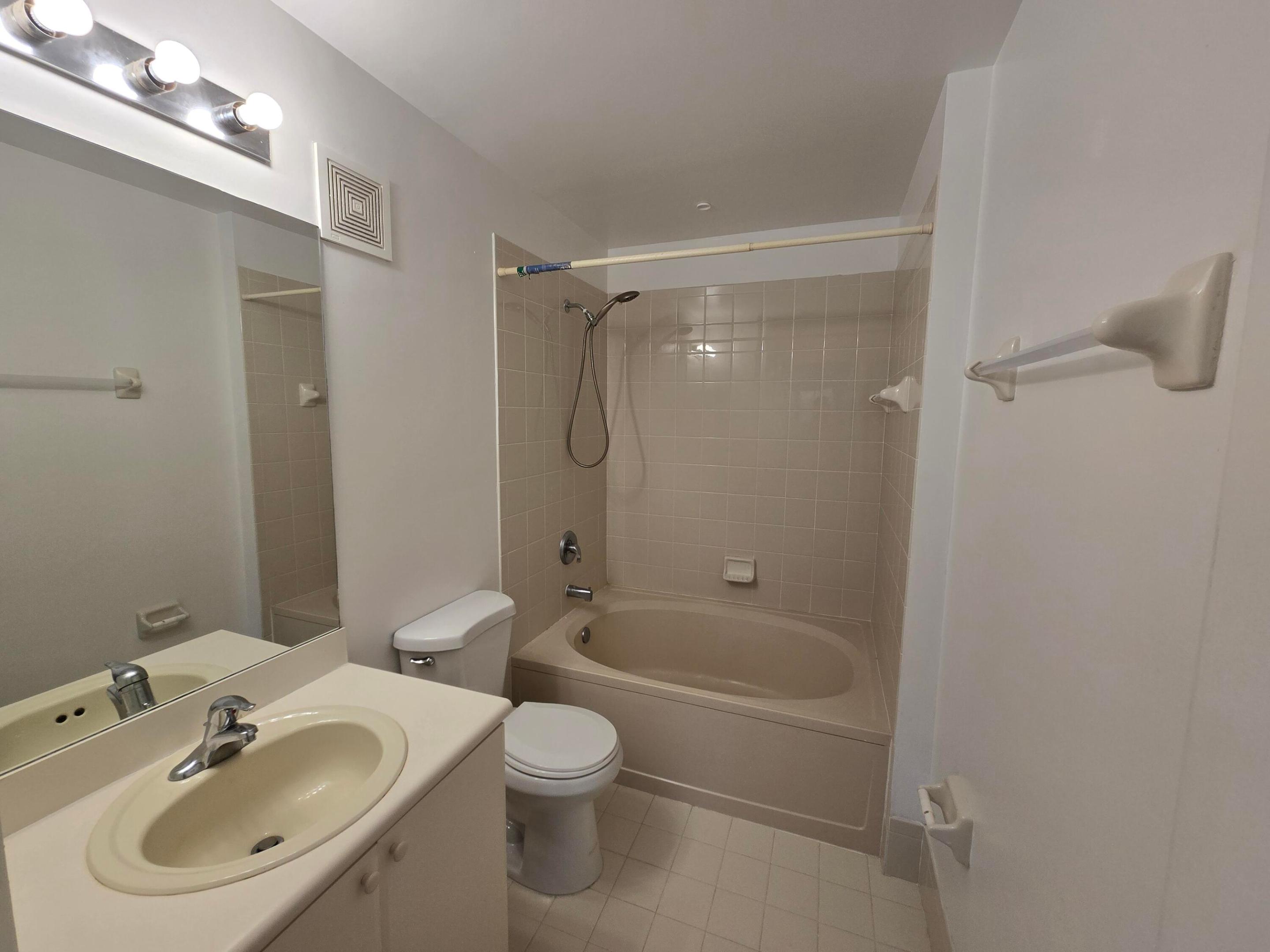 1016 SHOMA, Royal Palm Beach FL 33414