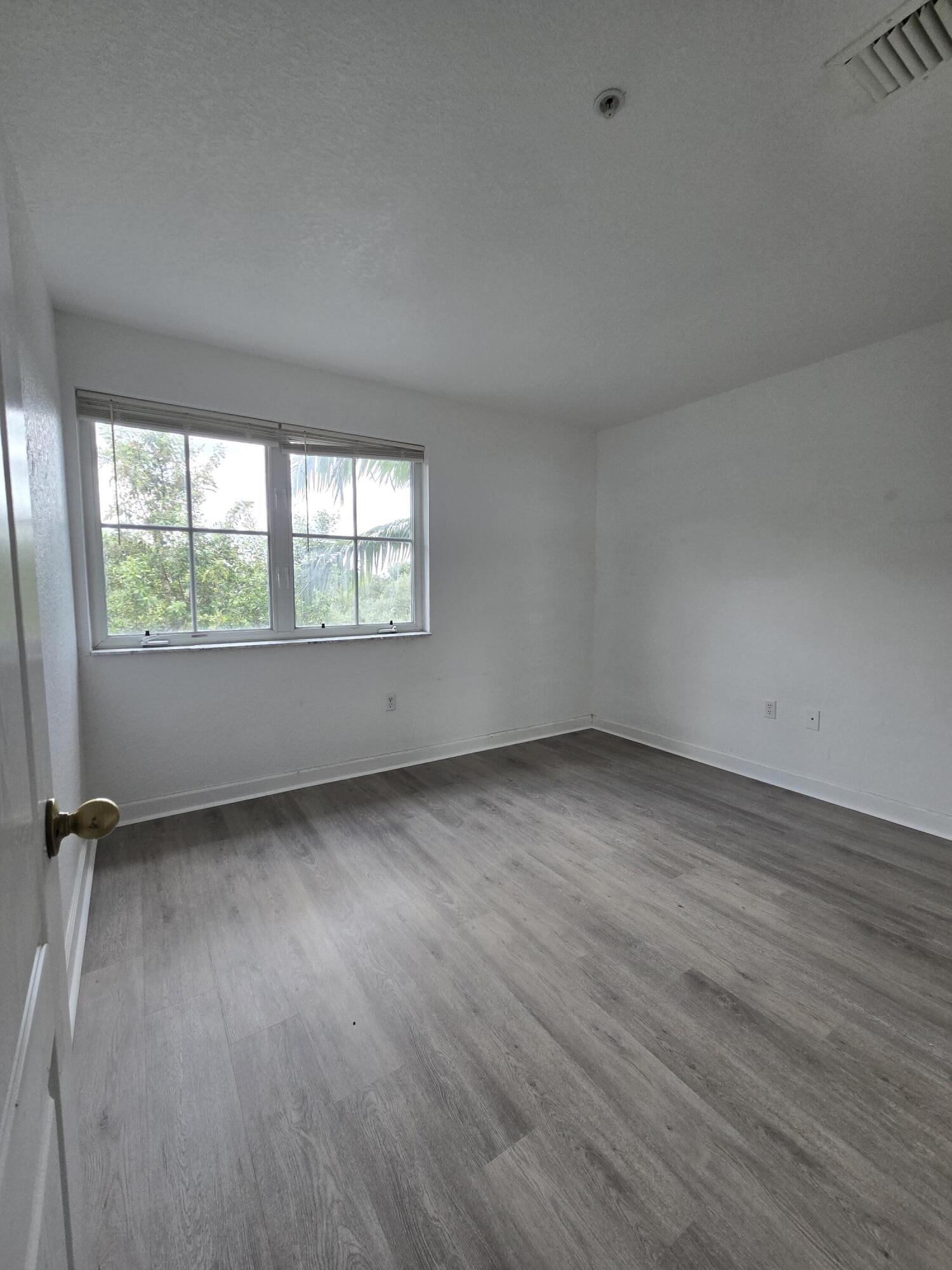 1016 SHOMA, Royal Palm Beach FL 33414