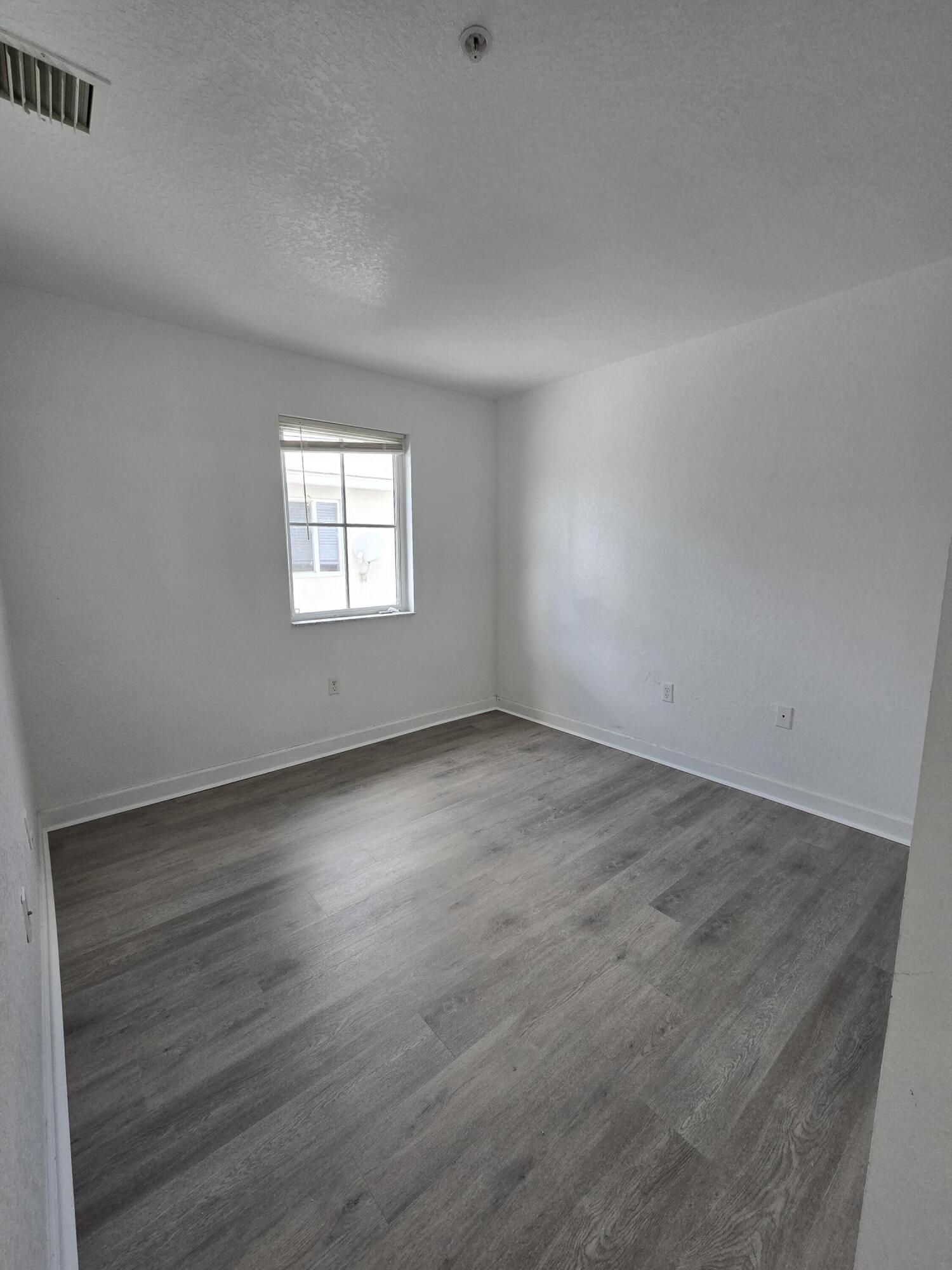 1016 SHOMA, Royal Palm Beach FL 33414
