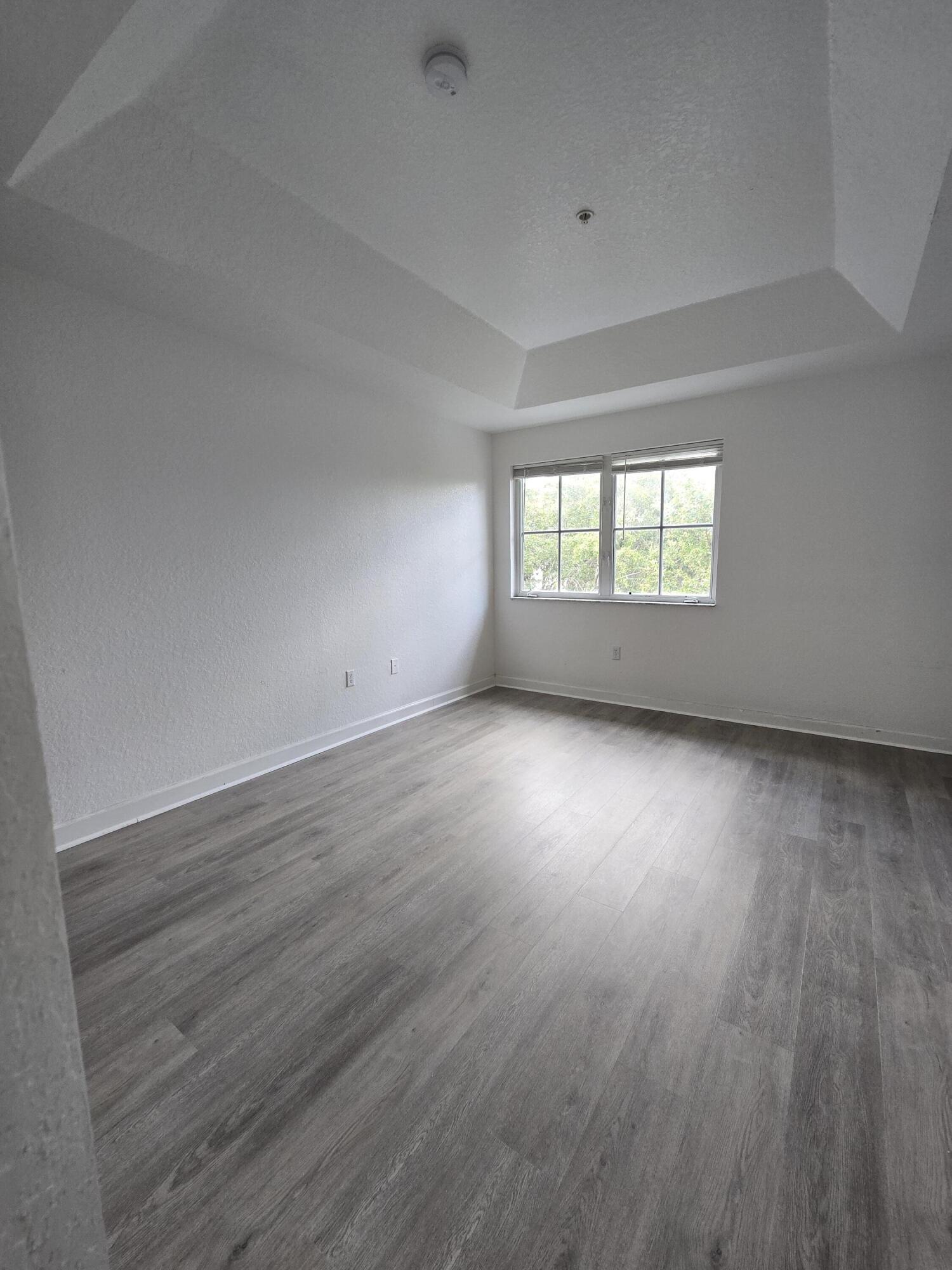 1016 SHOMA, Royal Palm Beach FL 33414