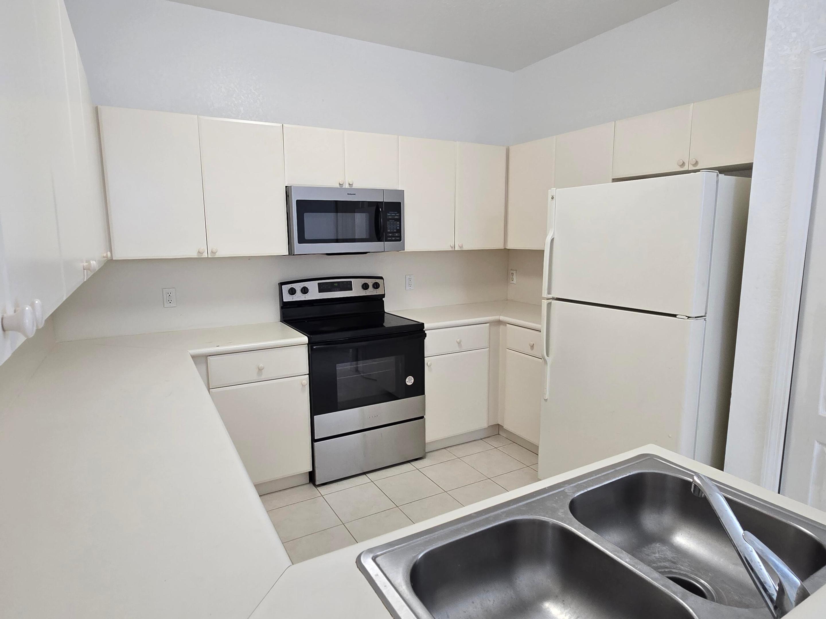 1016 SHOMA, Royal Palm Beach FL 33414