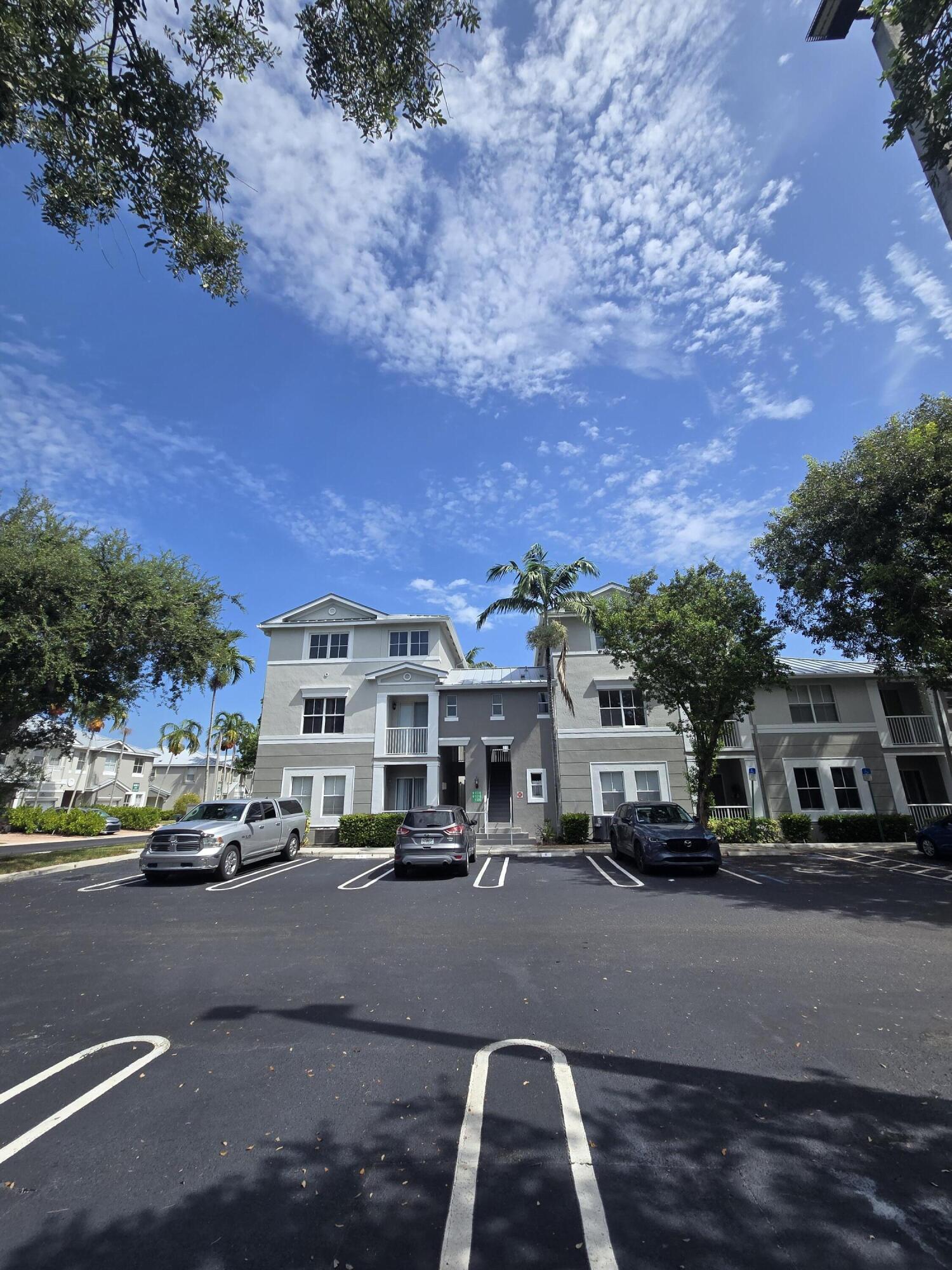 1016 SHOMA, Royal Palm Beach FL 33414