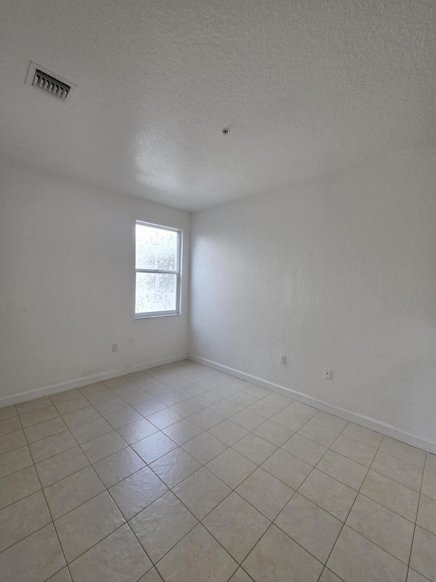 1016 SHOMA, Royal Palm Beach FL 33414