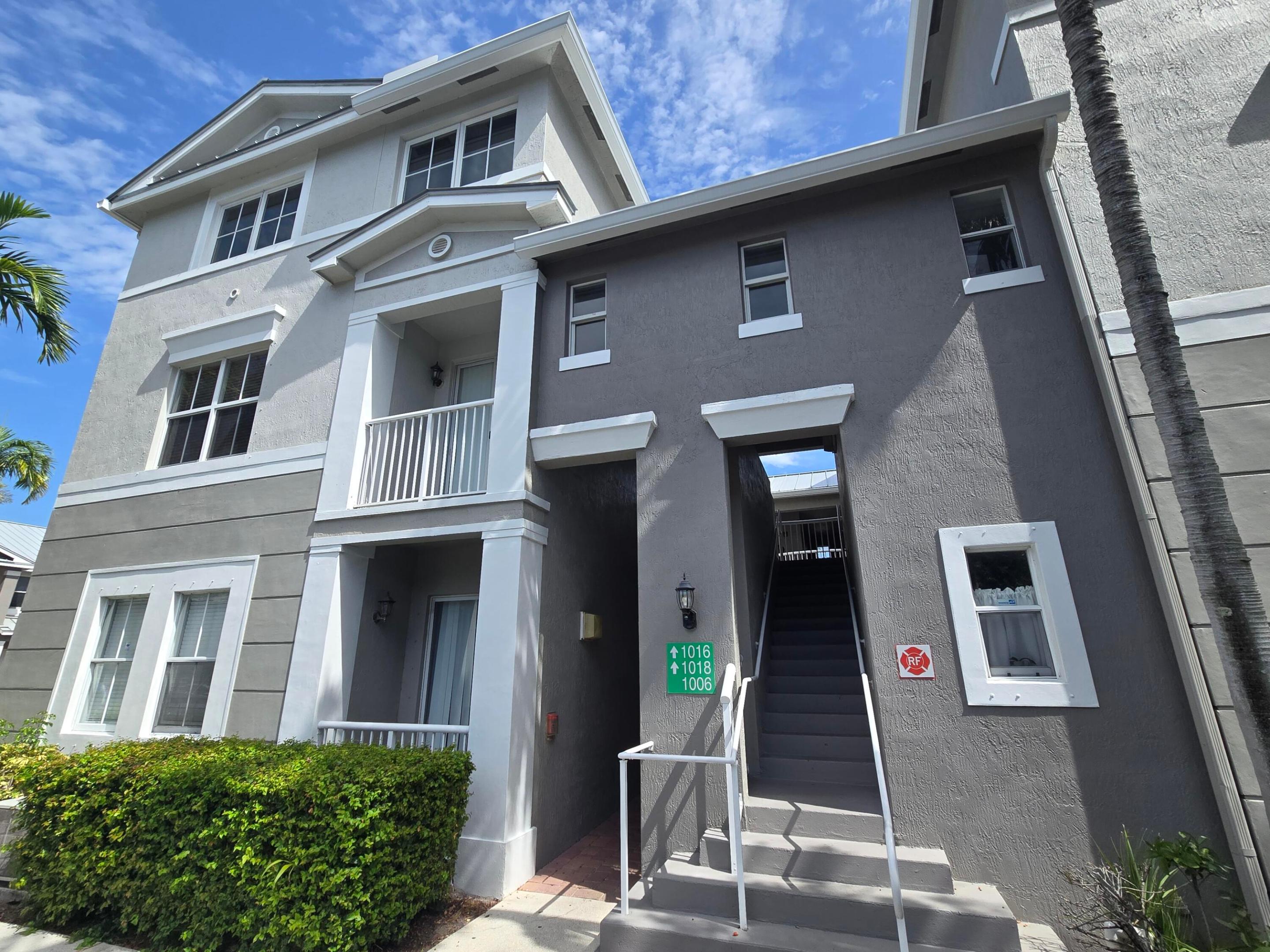 1016 SHOMA, Royal Palm Beach FL 33414