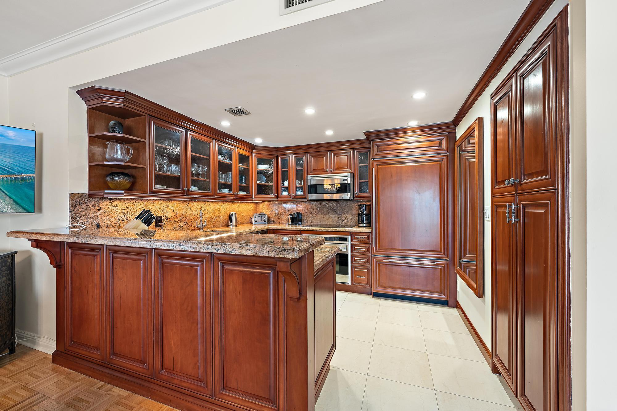 250 BRADLEY #408, Palm Beach FL 33480