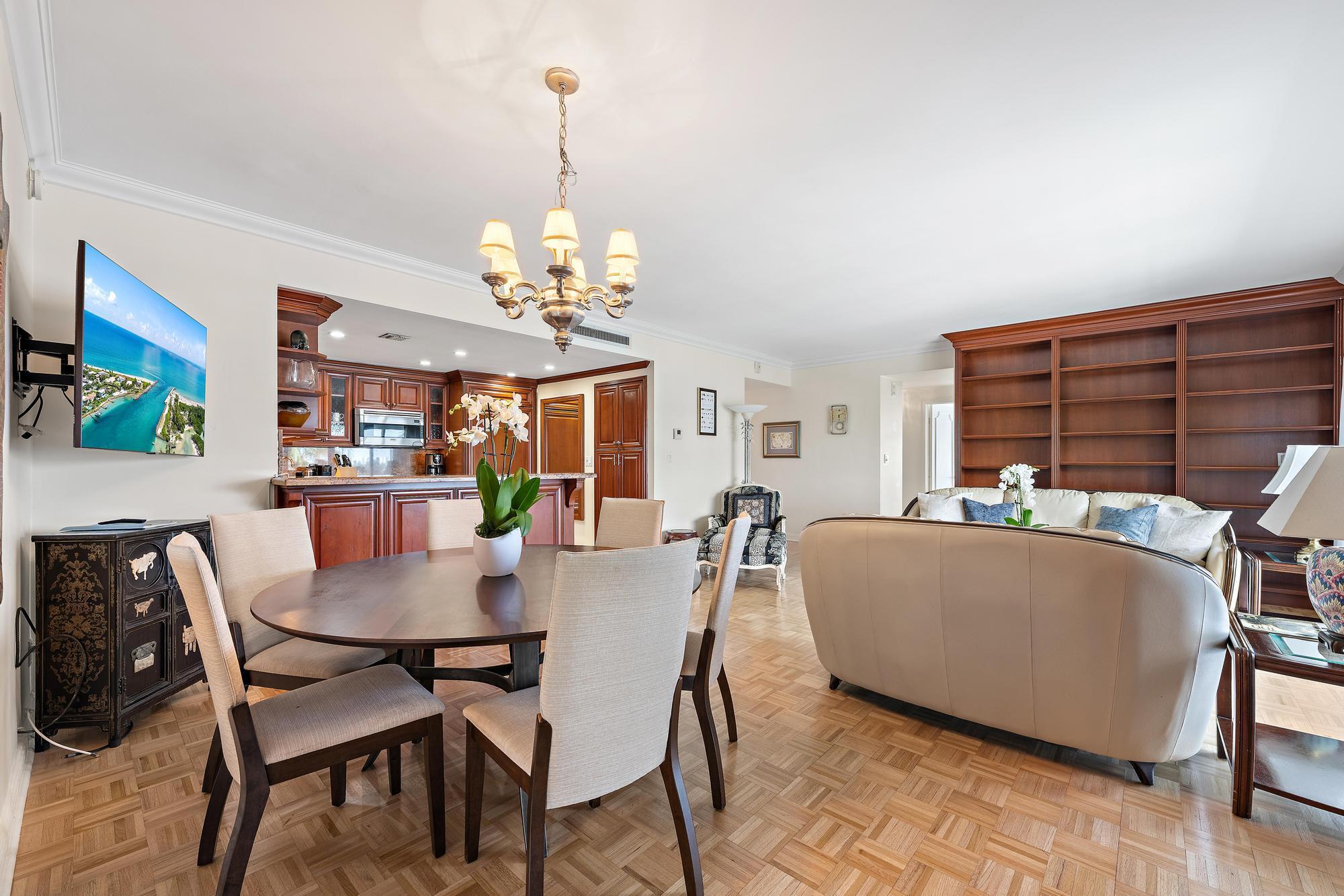 250 BRADLEY #408, Palm Beach FL 33480