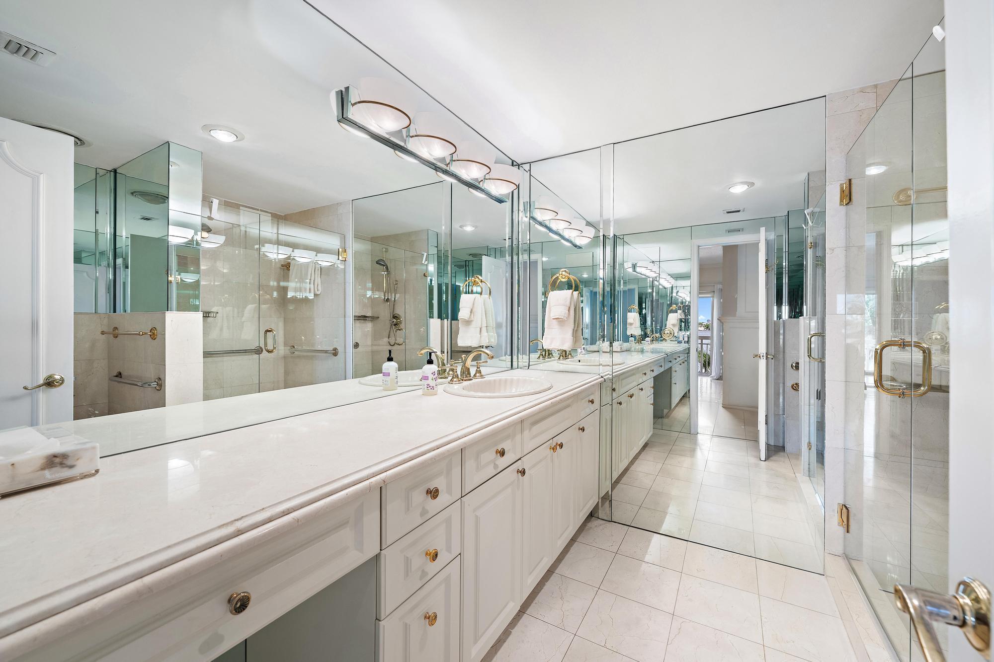 250 BRADLEY #408, Palm Beach FL 33480