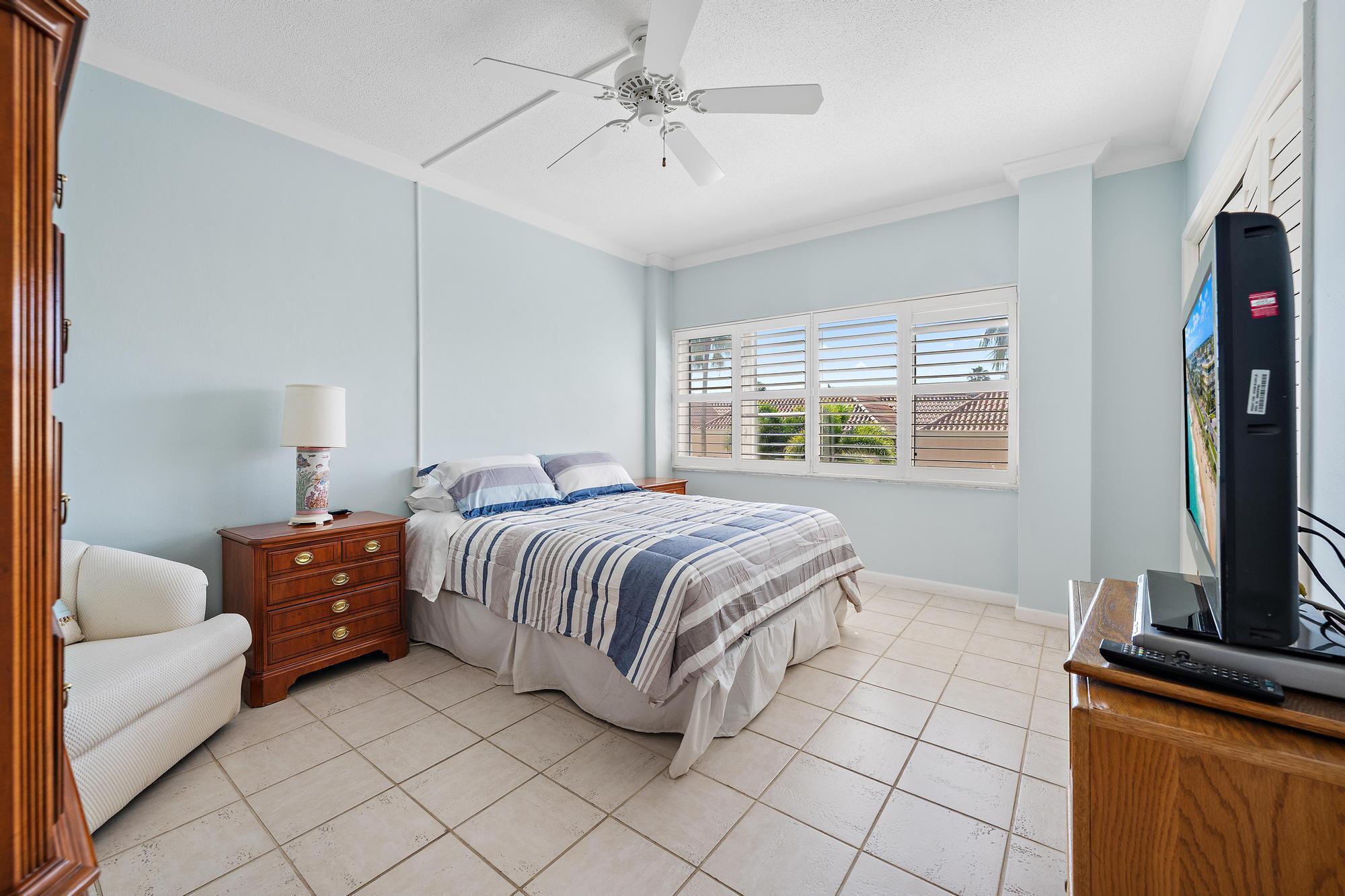 250 BRADLEY #408, Palm Beach FL 33480