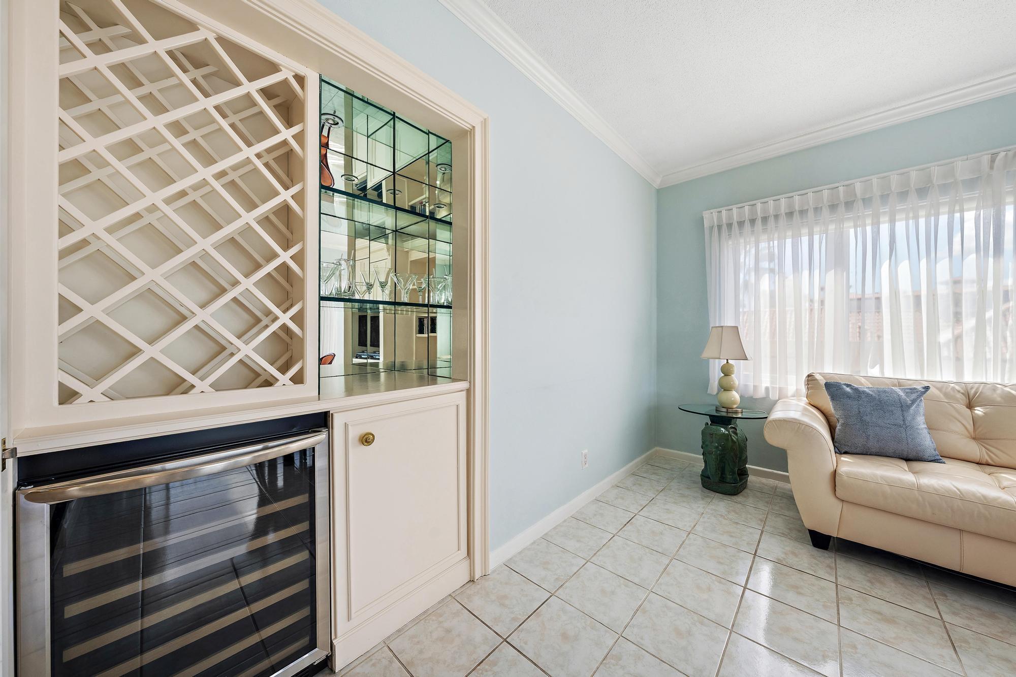 250 BRADLEY #408, Palm Beach FL 33480