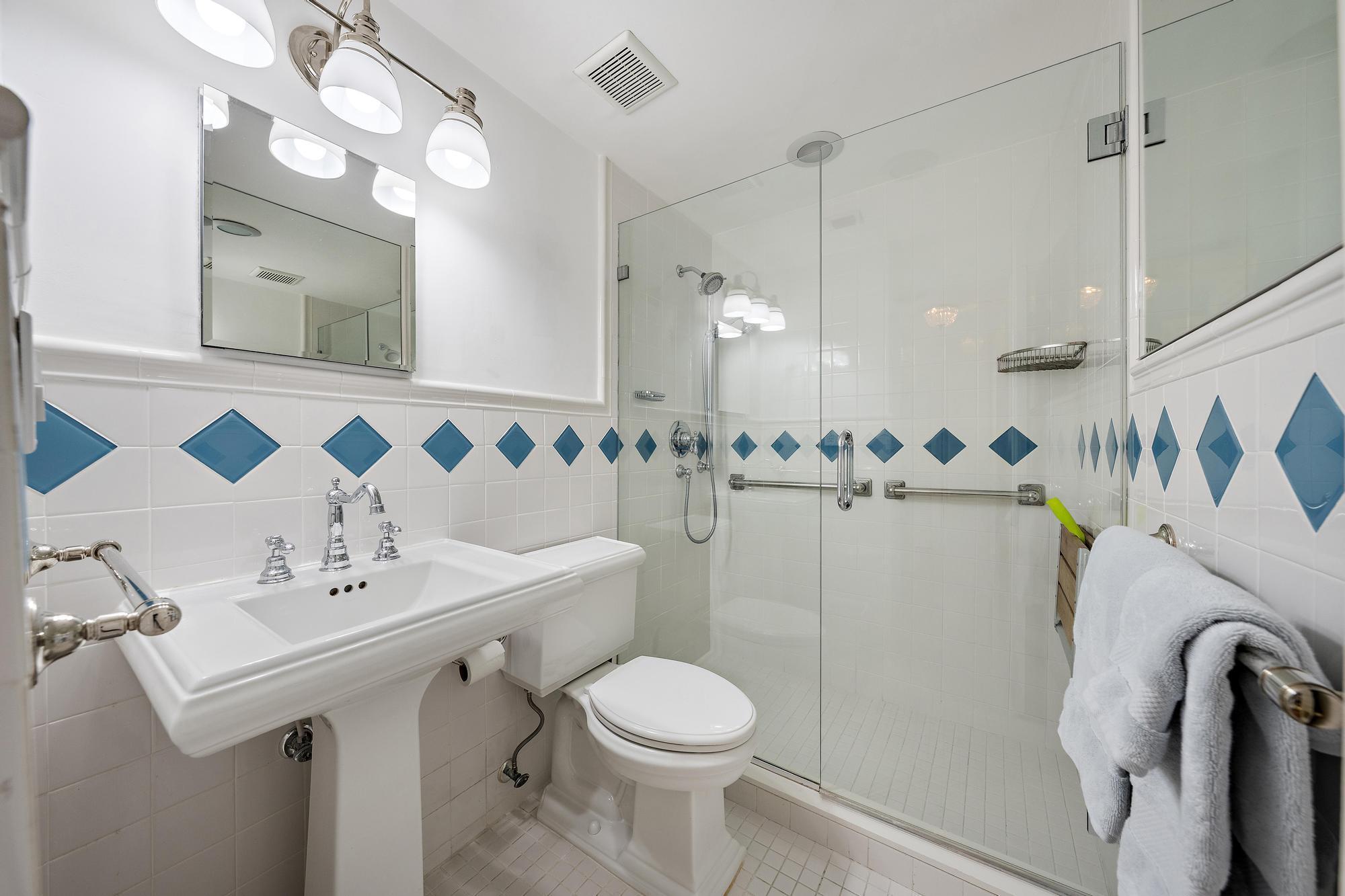 250 BRADLEY #408, Palm Beach FL 33480