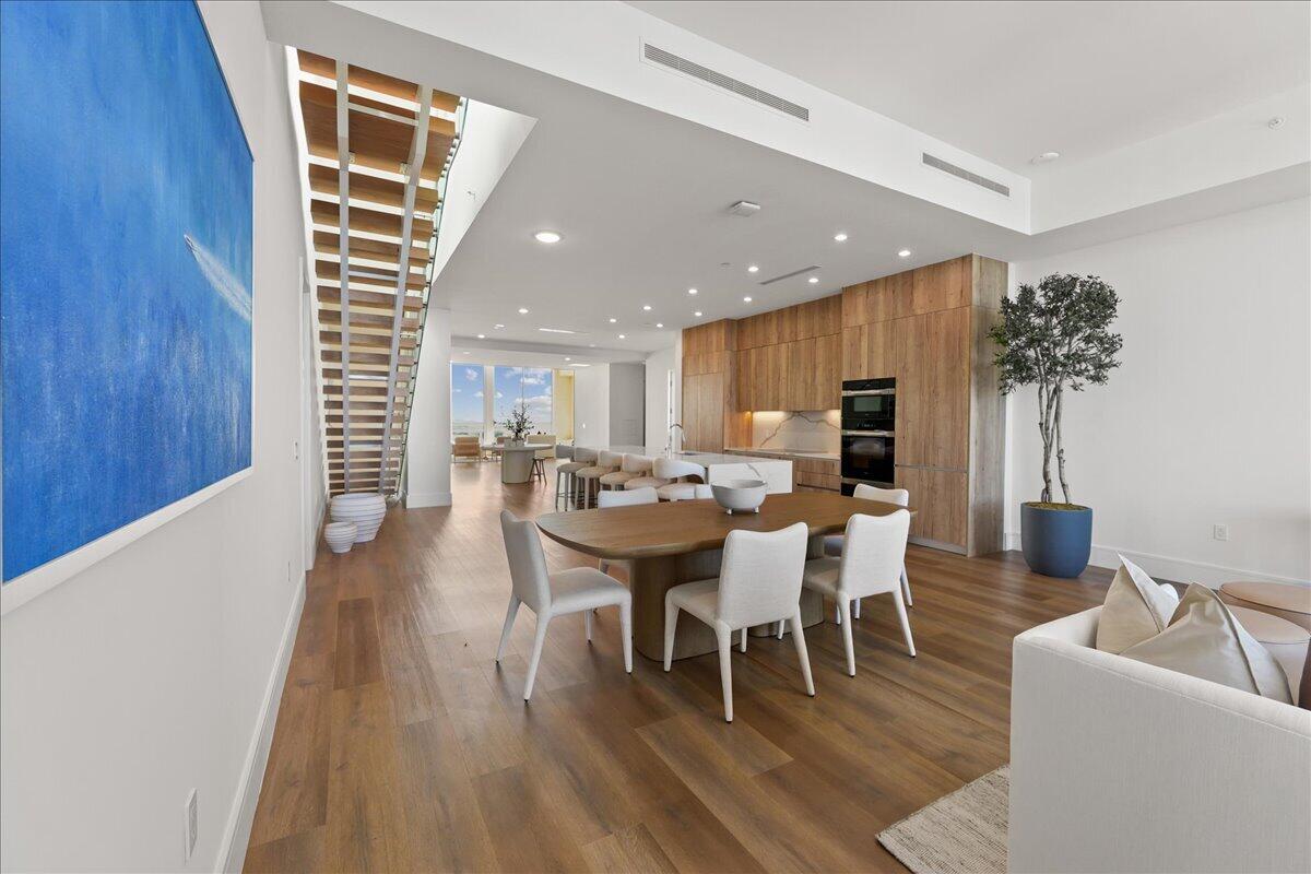 220 LAKE SHORE #2406, West Palm Beach FL 33403