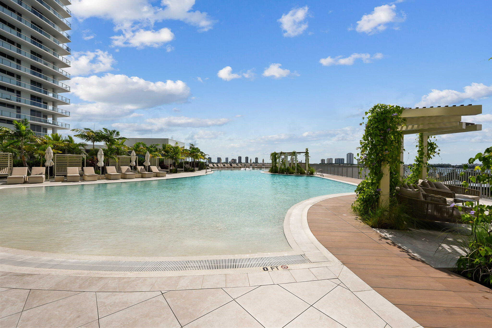 220 LAKE SHORE #2406, West Palm Beach FL 33403