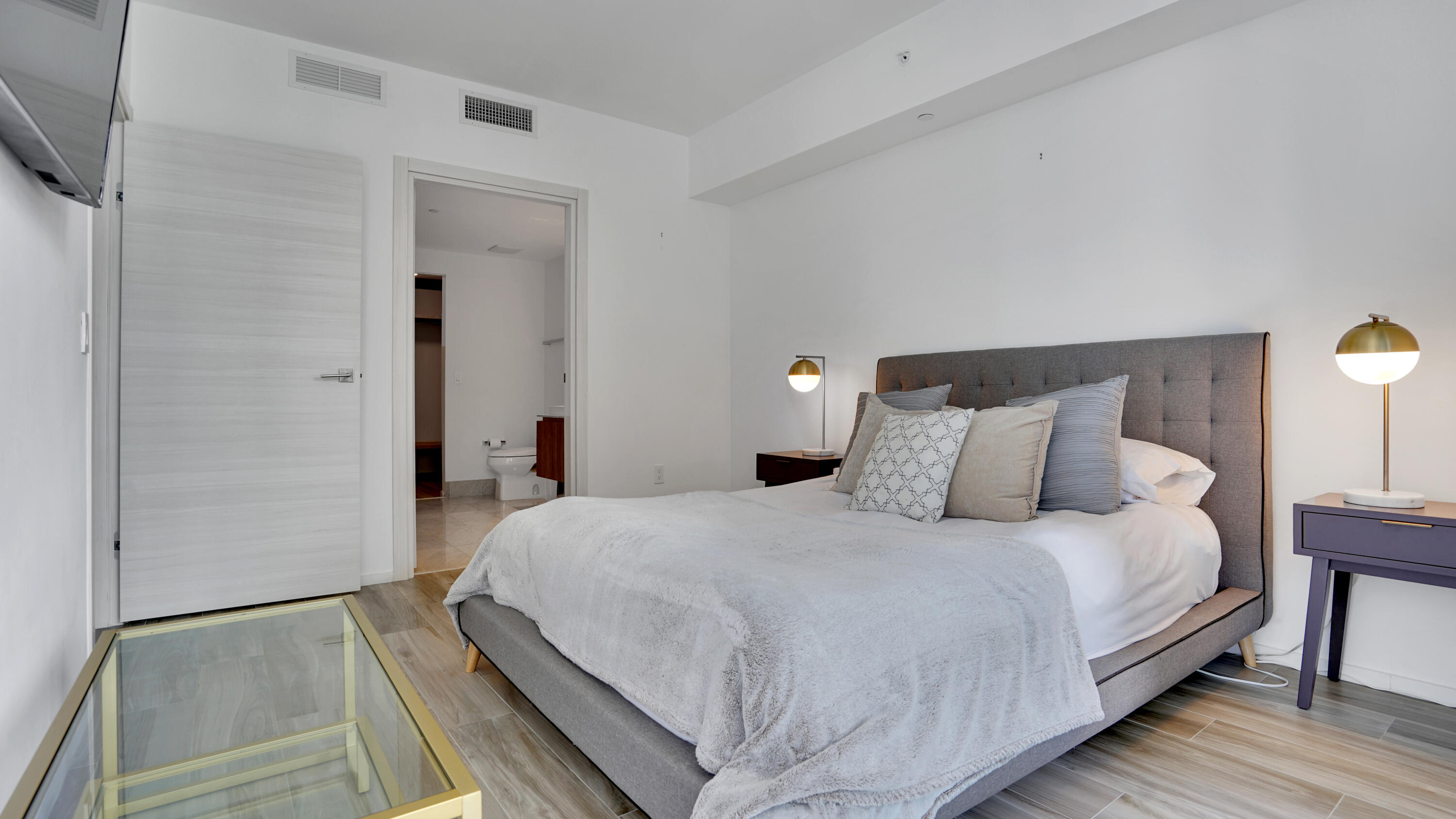 801 S Miami #1608, Miami FL 33131