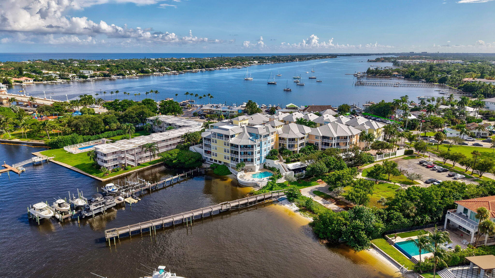 309 E OCEAN #202, Lantana FL 33462