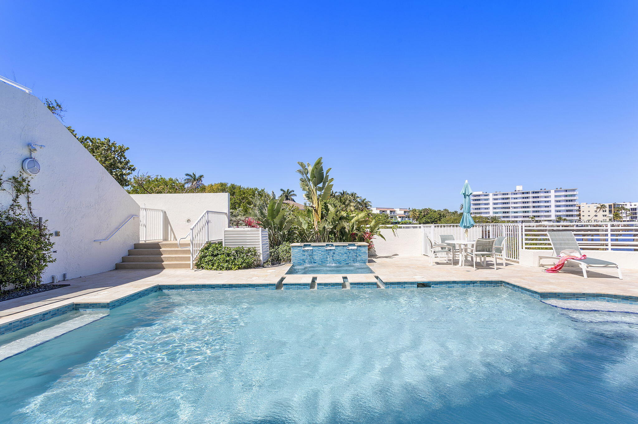 309 E OCEAN #202, Lantana FL 33462