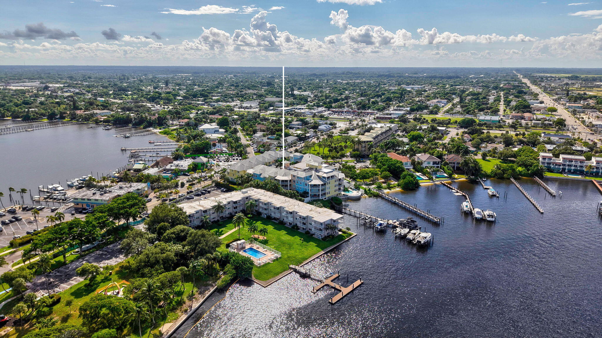 309 E OCEAN #202, Lantana FL 33462