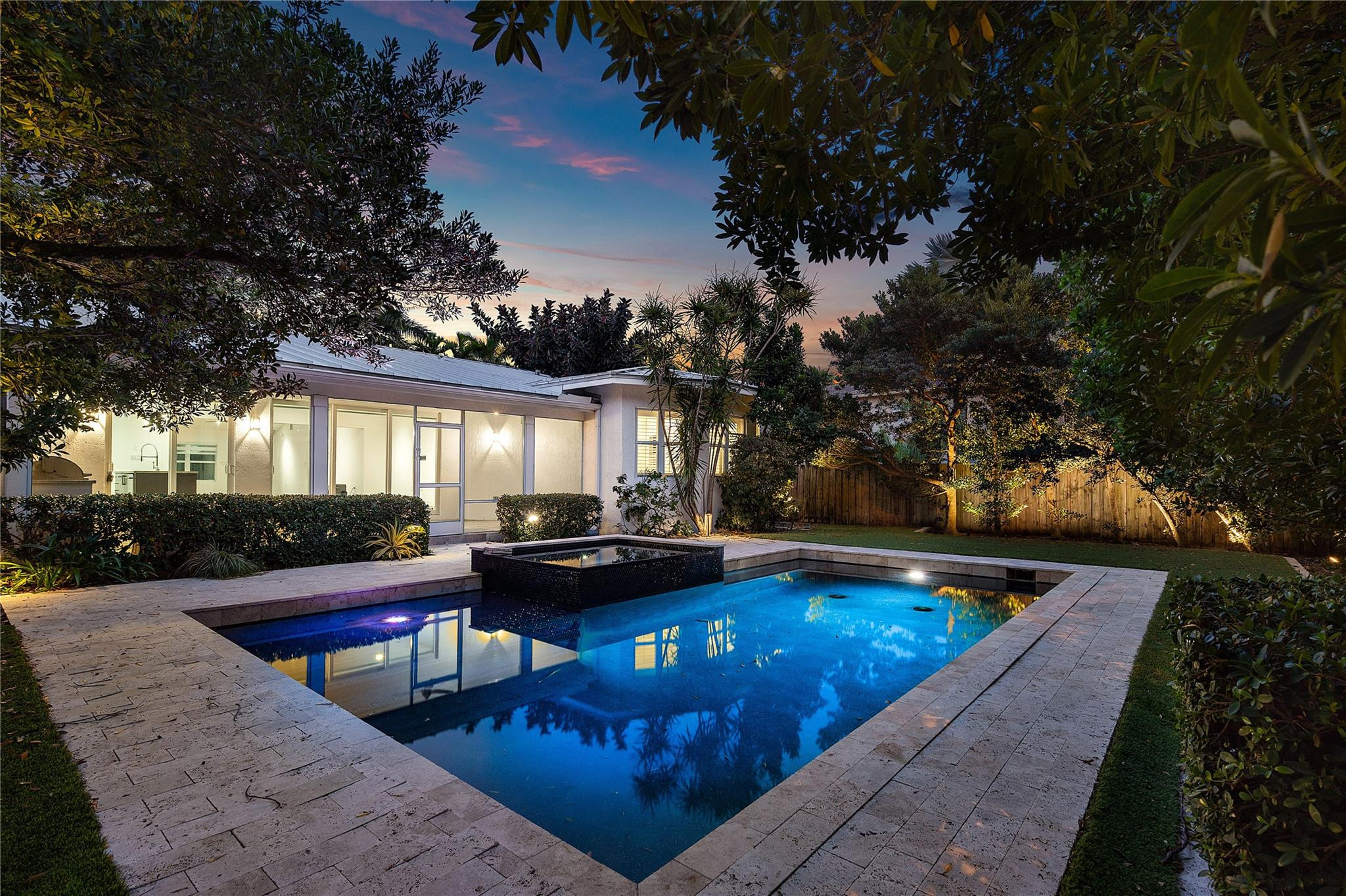 521 NE 8th, Fort Lauderdale FL 33301