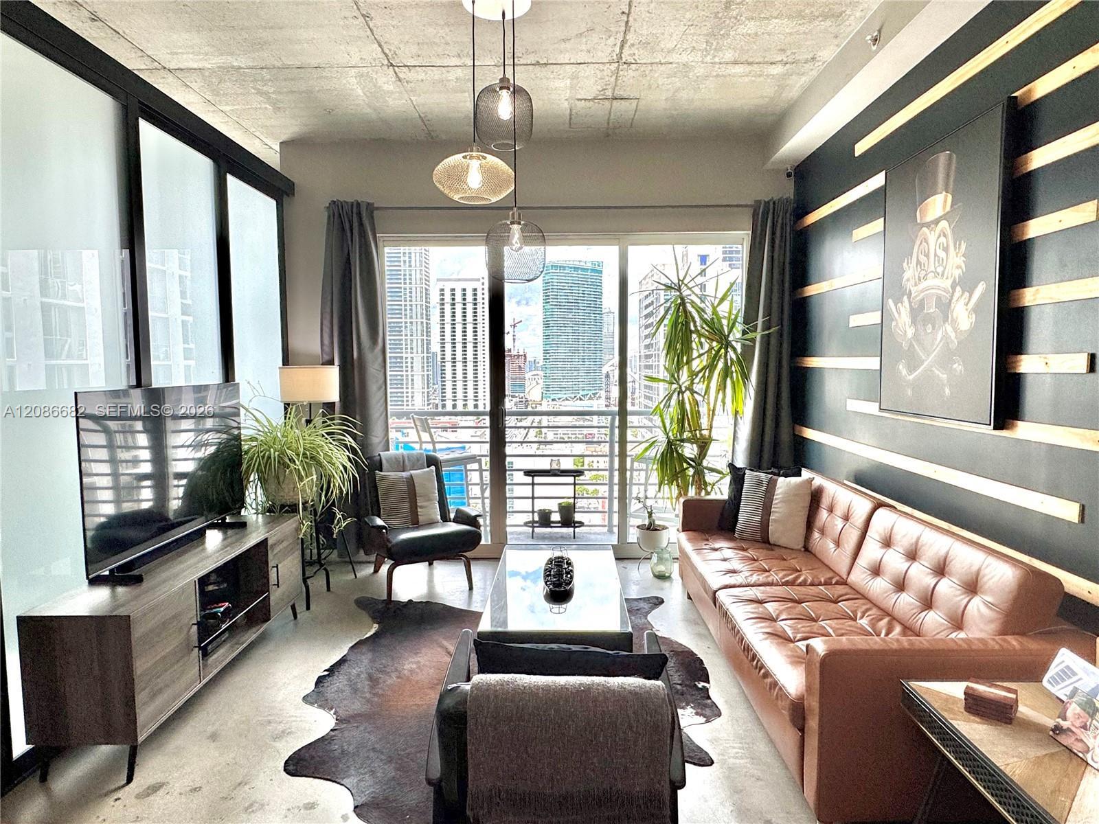 133 NE 2nd #2509, Miami FL 33132