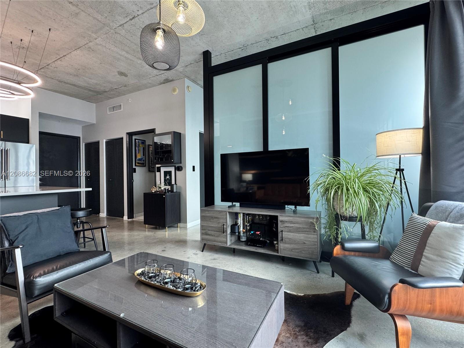 133 NE 2nd #2509, Miami FL 33132