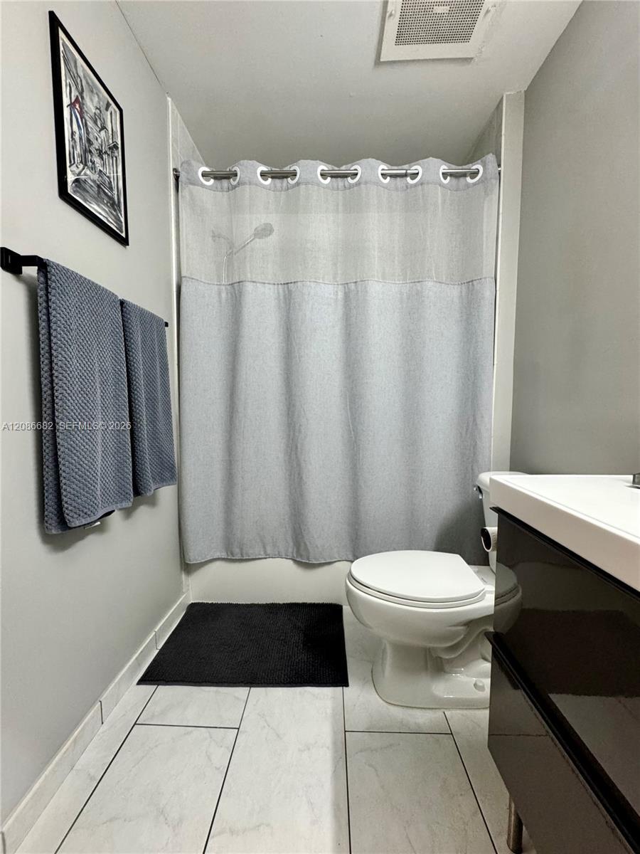 133 NE 2nd #2509, Miami FL 33132