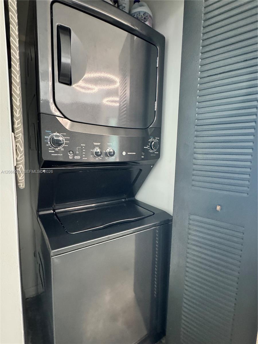 133 NE 2nd #2509, Miami FL 33132