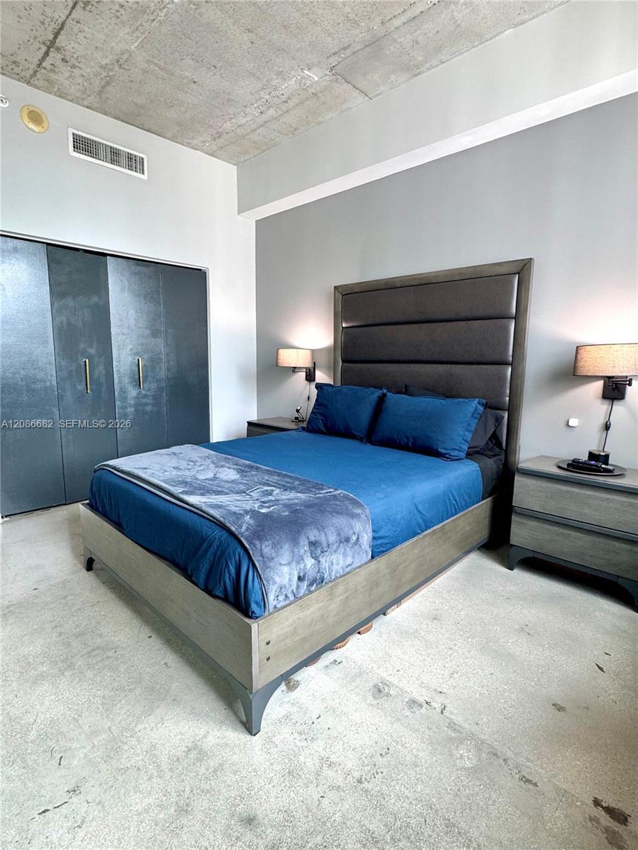 133 NE 2nd #2509, Miami FL 33132