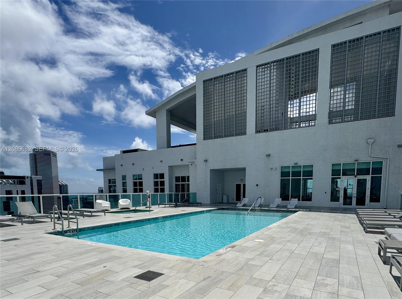 133 NE 2nd #2509, Miami FL 33132