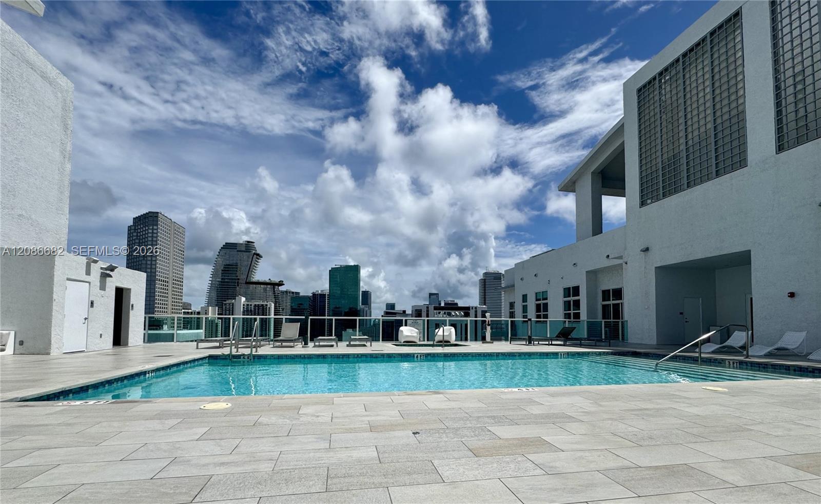 133 NE 2nd #2509, Miami FL 33132