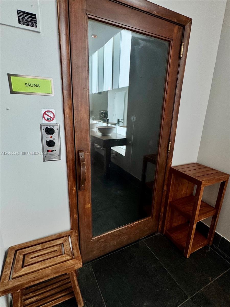 133 NE 2nd #2509, Miami FL 33132