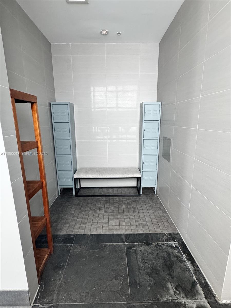 133 NE 2nd #2509, Miami FL 33132