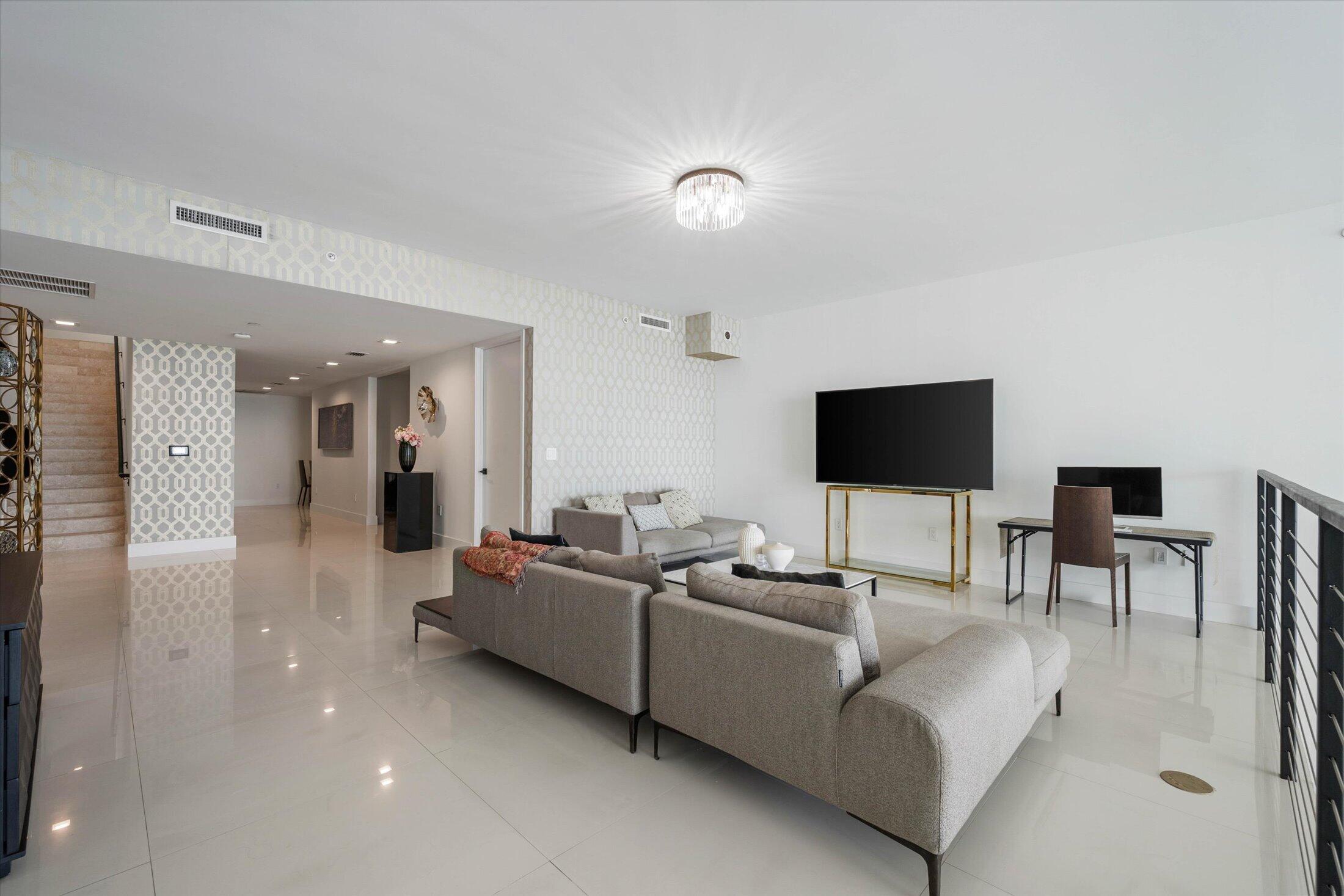 1040 Biscayne #4202, Miami FL 33132