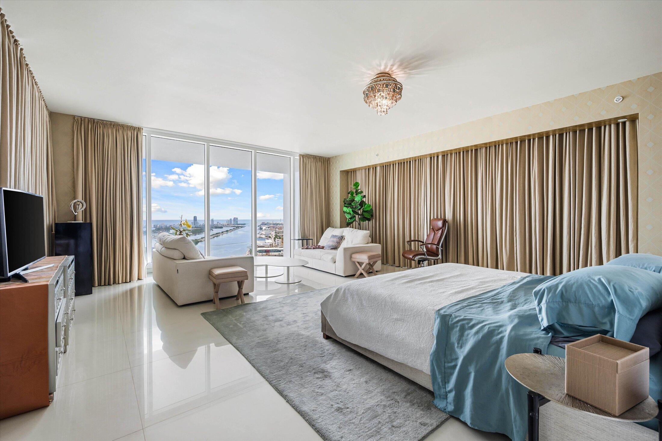 1040 Biscayne #4202, Miami FL 33132