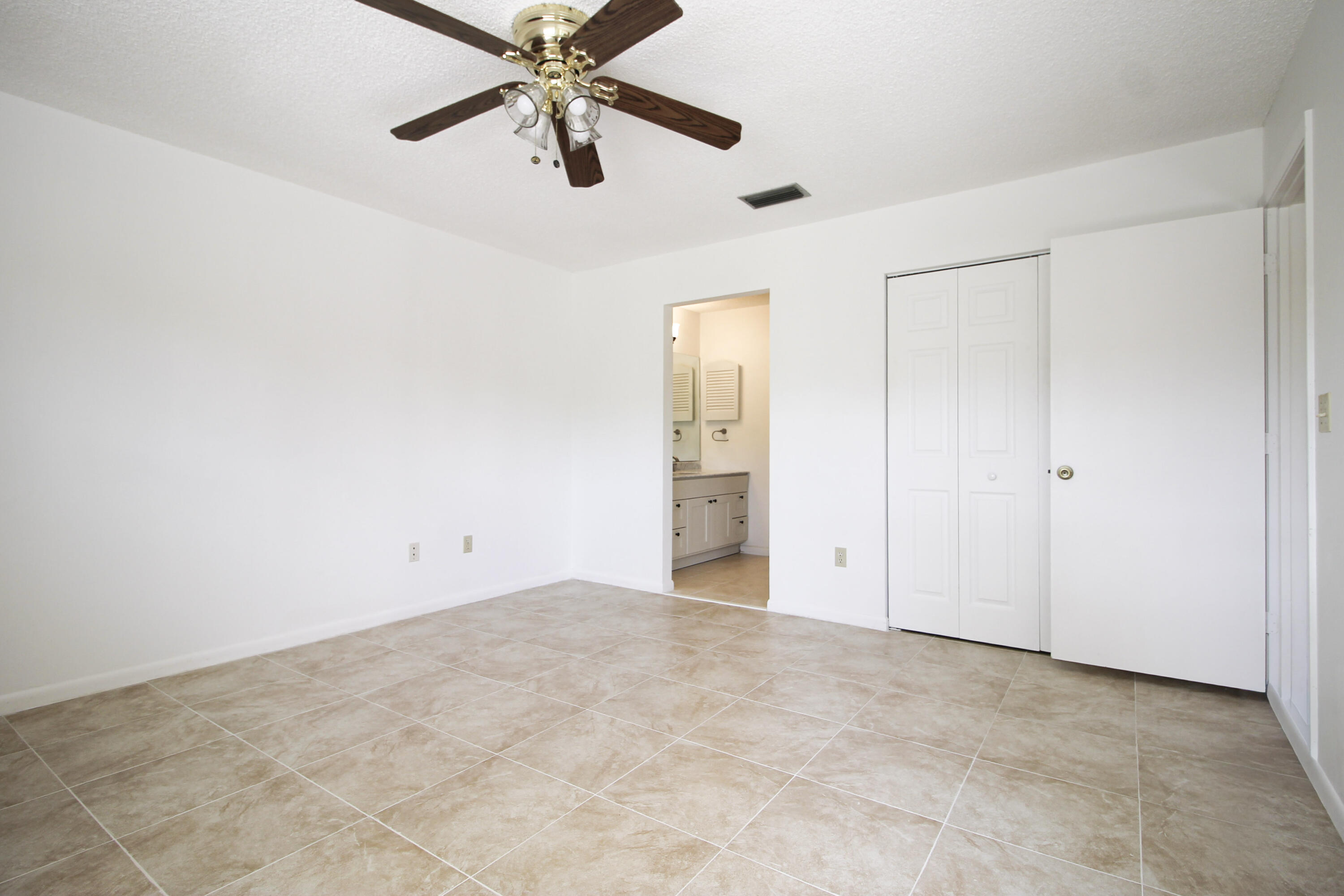 105 Lakeview, Royal Palm Beach FL 33411