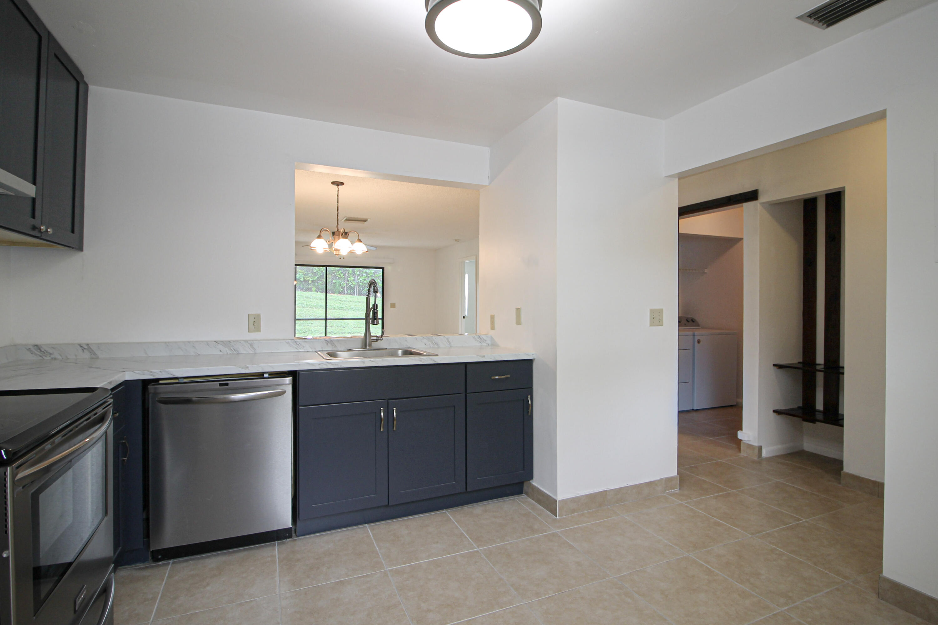 105 Lakeview, Royal Palm Beach FL 33411