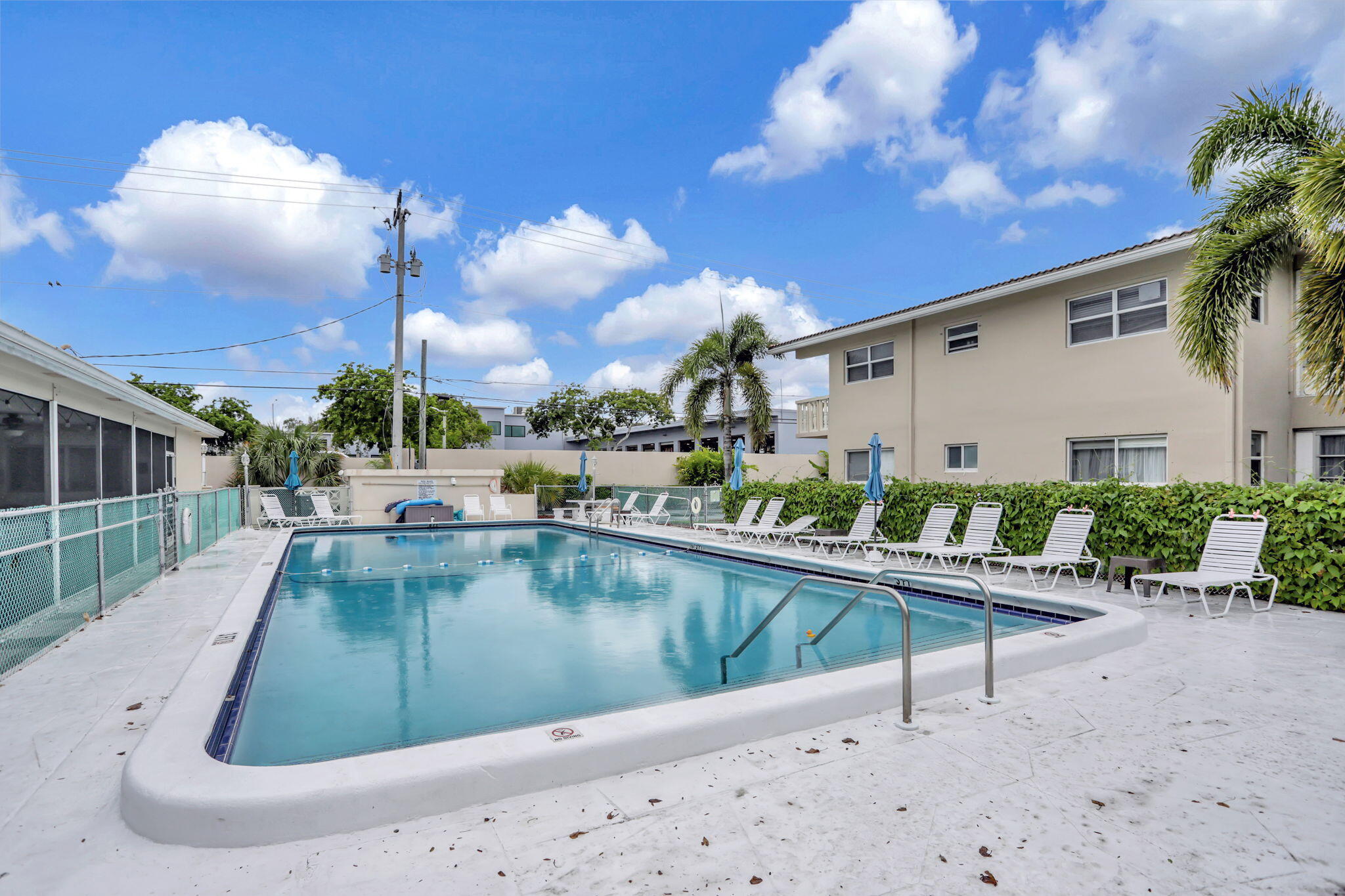 2131 NE 42nd #210E, Lighthouse Point FL 33064