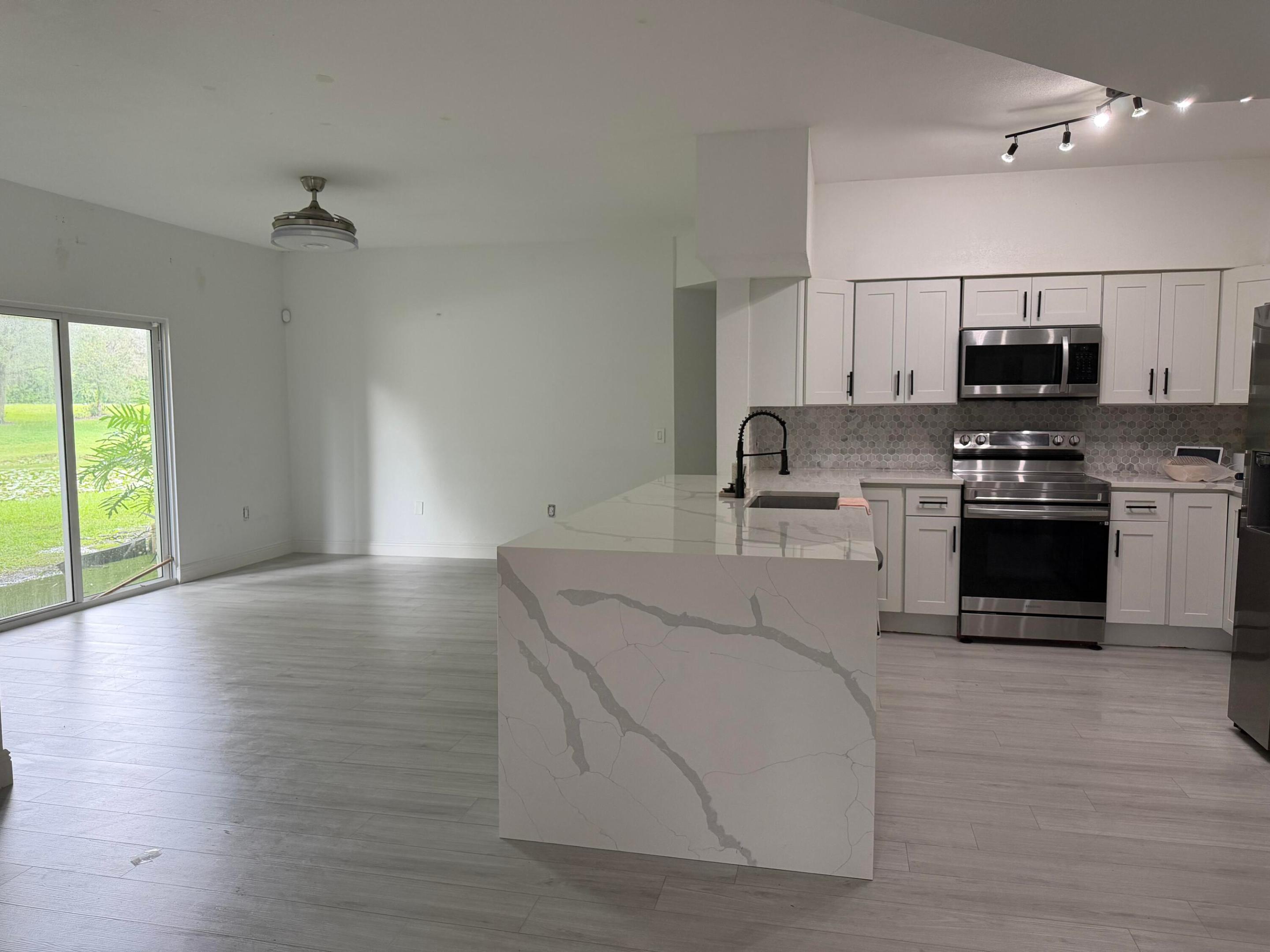 310 CRESTWOOD #101, Royal Palm Beach FL 33411