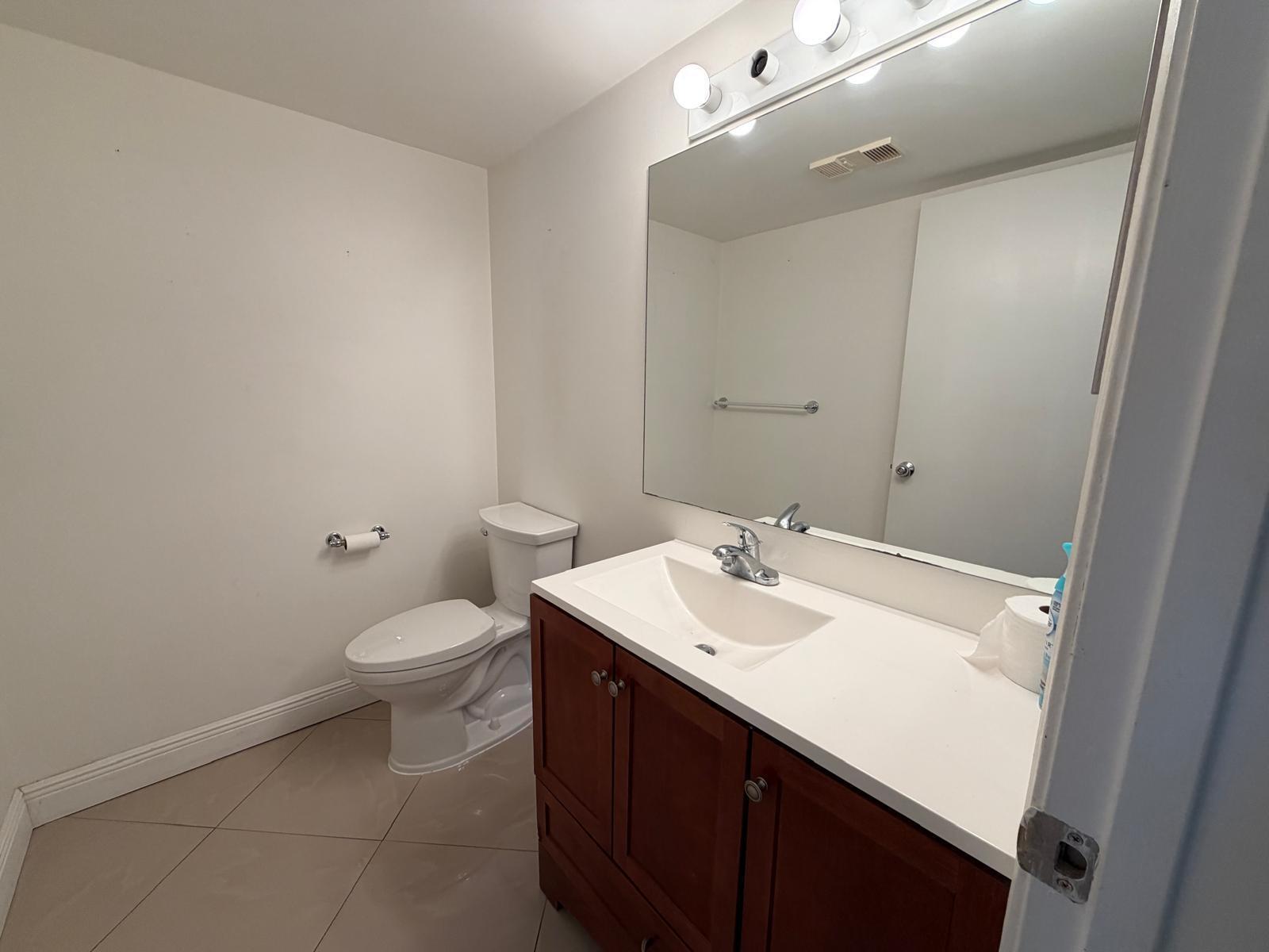 123 Yacht Club #111, Hypoluxo FL 33462