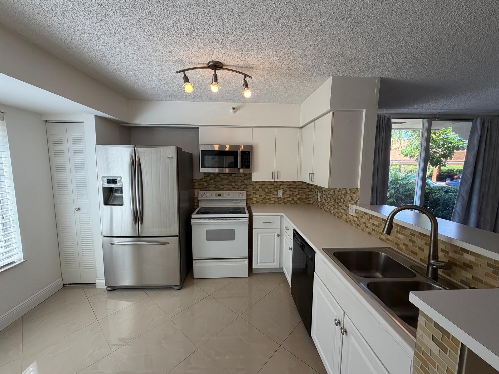 123 Yacht Club #111, Hypoluxo FL 33462