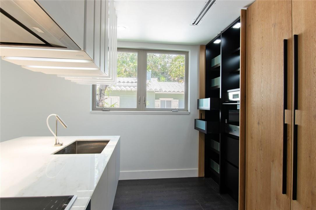 26 SE 10TH, Fort Lauderdale FL 33301