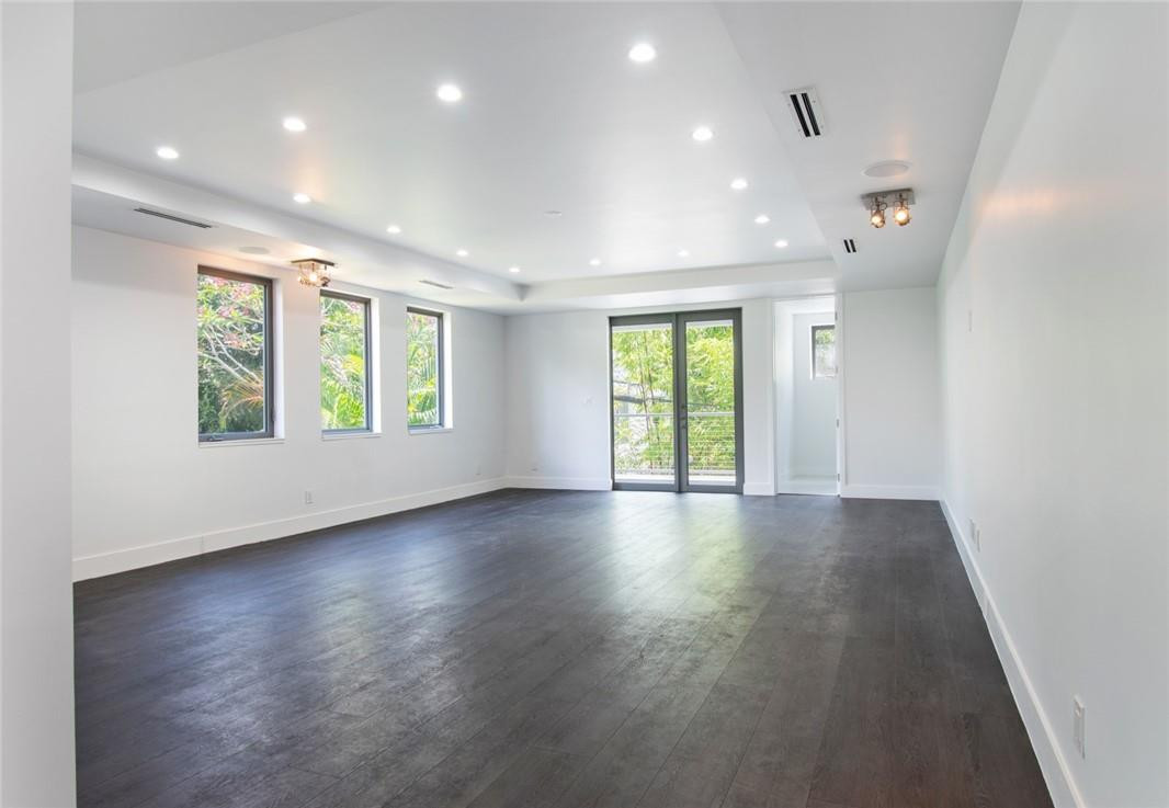 26 SE 10TH, Fort Lauderdale FL 33301