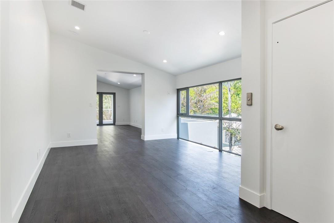 26 SE 10TH, Fort Lauderdale FL 33301