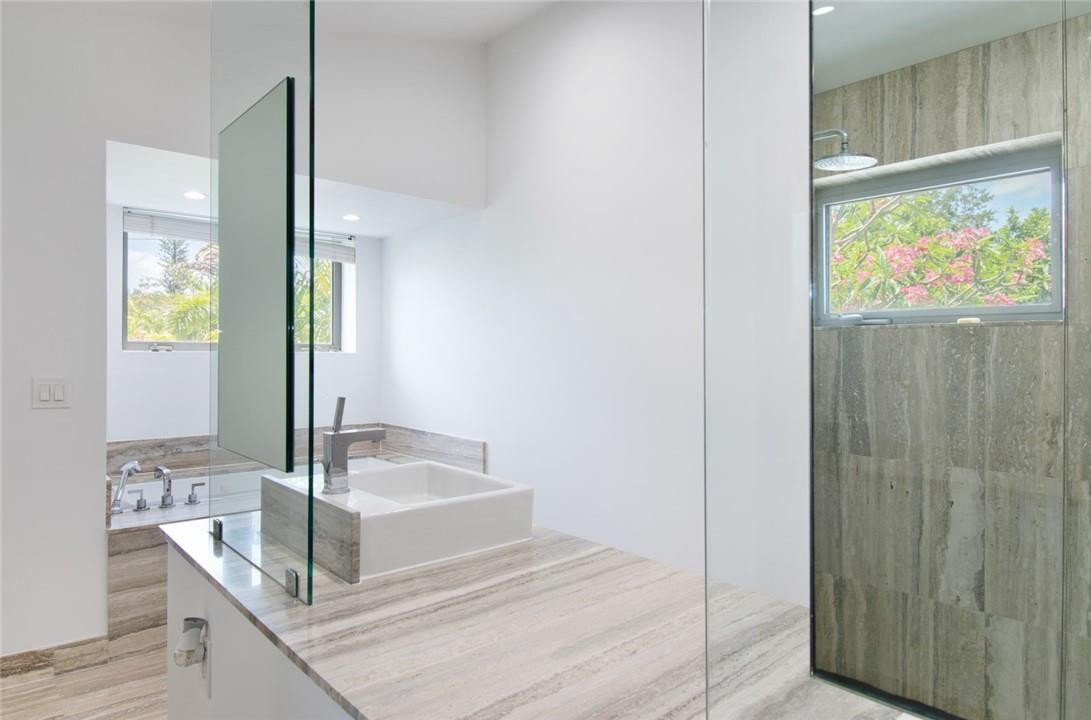 26 SE 10TH, Fort Lauderdale FL 33301